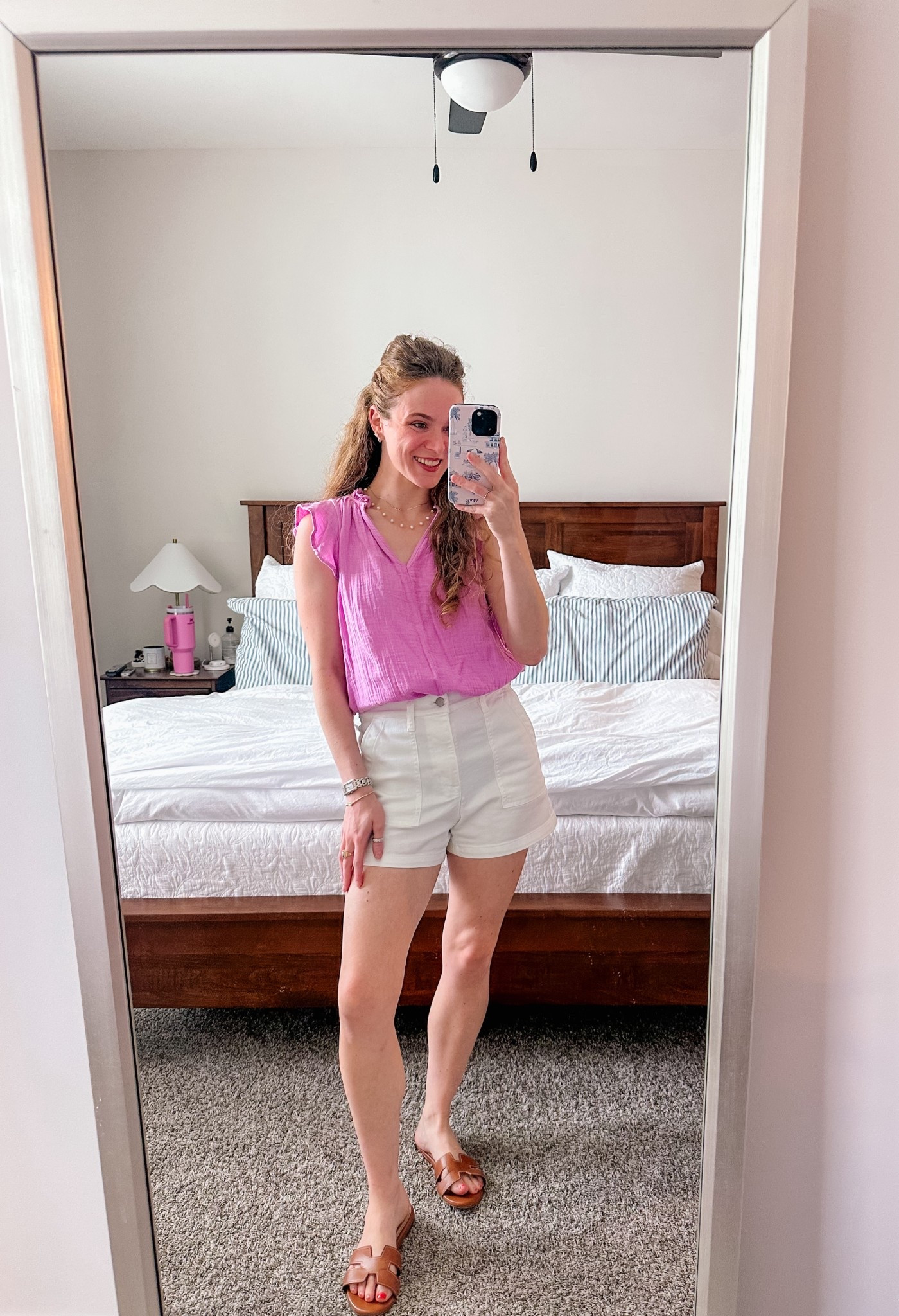 Saturday OOTD!! Using this morning to tidy up the house & get reset 🌸🤍