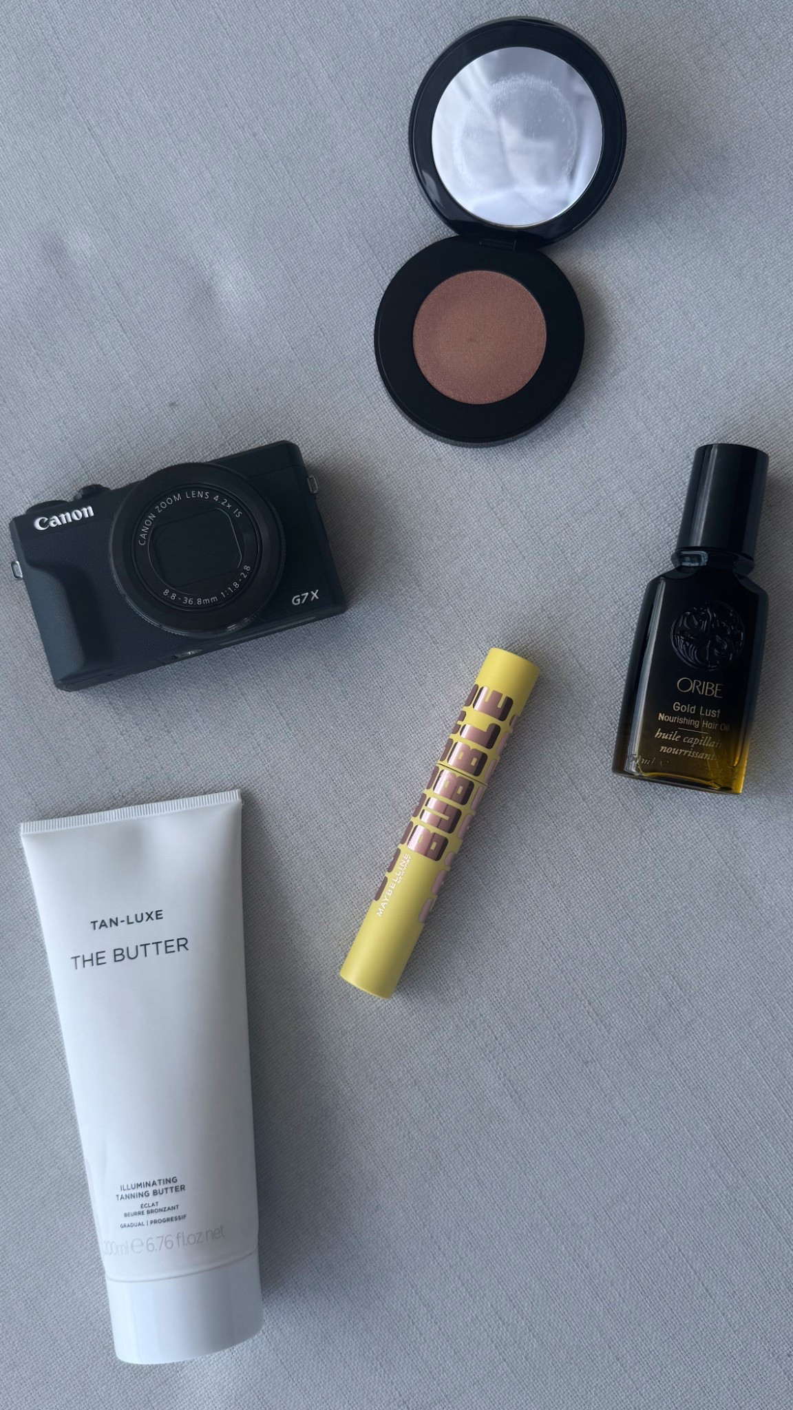 Current Beauty + Content Creation Favorites! These are the must-haves I’m reaching for daily:
• Canon G7X – Perfect for vlogging & crisp content
• Tan-Luxe The Butter – Gives the glowiest gradual tan
• BUBBLE Mascara – Long, lifted lashes all day
• Oribe Gold Lust Hair Oil – Ultra-nourishing, high-shine finish
• Saie Warm Bronzer – The perfect sunkissed flush


#BeautyEssentials #ContentCreatorKit #TanLuxe #Oribe #BubbleBeauty #CanonG7X #LTKBeauty #GlowUpRoutine

#LTKTravel #LTKSeasonal #LTKBeauty
