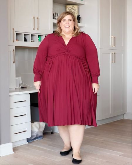 This plus size dress accentuates your curves in the best way and is great for a night out! 

#LTKSeasonal #LTKcurves #LTKstyletip