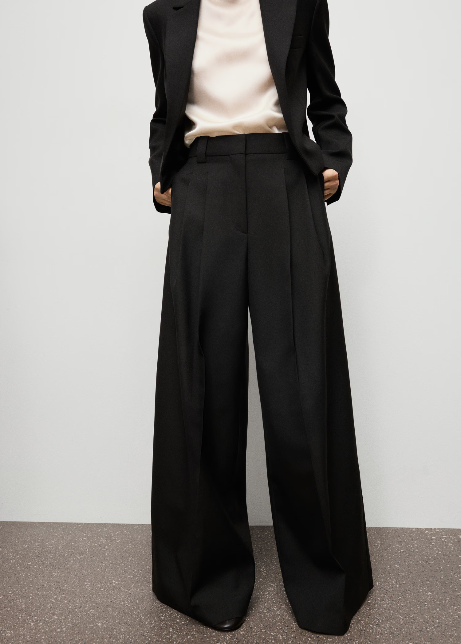 Wide-leg pleated suit pants | Mango (US/MX/AU)