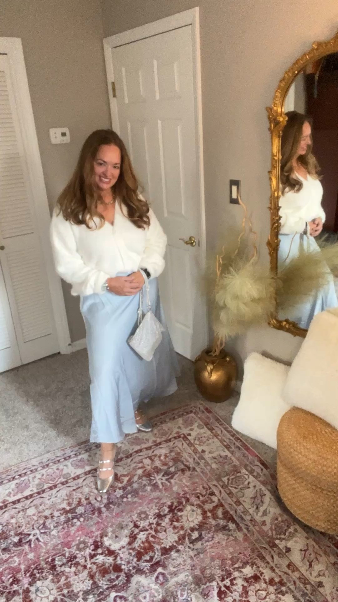 ❄️ winter blues in a satin midi with amazing lace details on the sides. 

#LTKgrwm #LTKmorningroutine #LTKdayinmylife