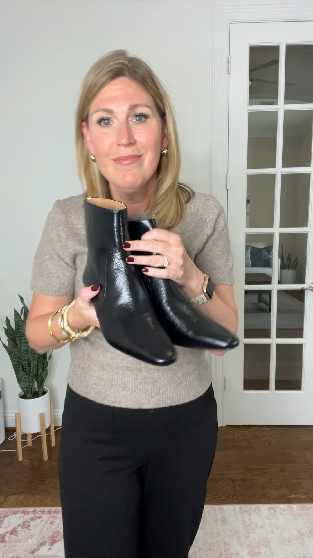  The Dimes Kitten-heel boots from Madewell.  These ankle boots come in a textural leather with a touch of shine. Plus, the “cloud lift Lite” padding makes it feel like you’re walking on clouds.  They come in lots of colors and suede. This is the shade, True Black.
Wear with denim, dresses, or trousers! 
These run snug. Size up a half size if between sizes. 

#LTKStyleTip #LTKWorkwear #LTKxMadewell