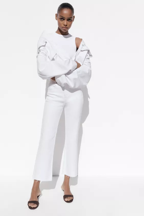 Fitted sleeveless top with a round neck. | Zara UK