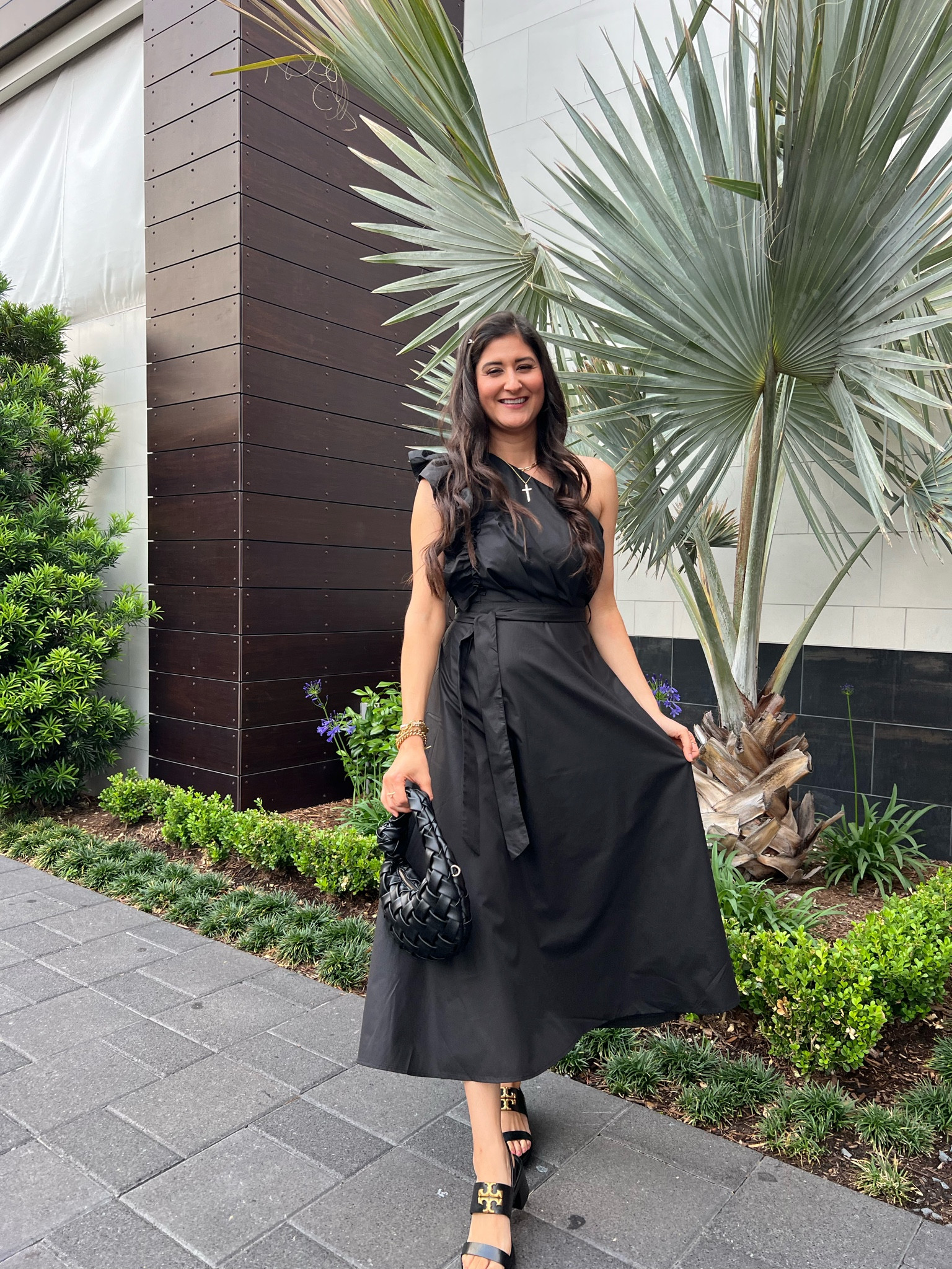 Black dress. 

#LTKSeasonal #LTKWedding #LTKFindsUnder50