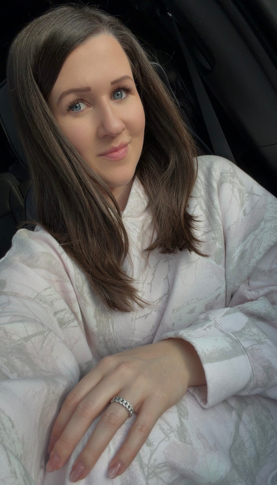 My favorite light pink camo hoodie sweatpants set from Hollister is on major SALE!!



#LTKootd #LTKFindsUnder50 #LTKSaleAlert