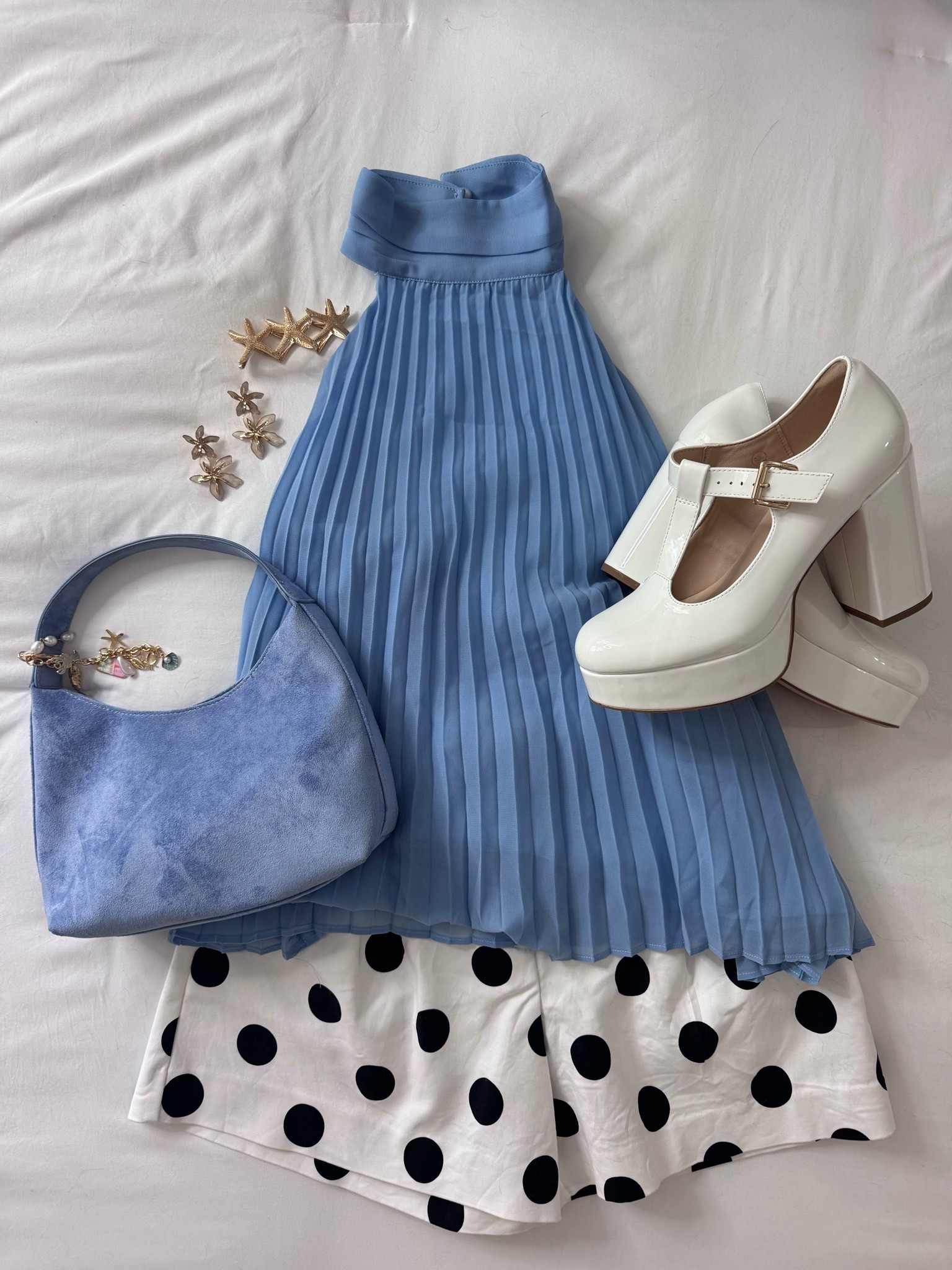 Blue
Halter
Polka dot

#LTKootd #LTKSeasonal #LTKgrwm