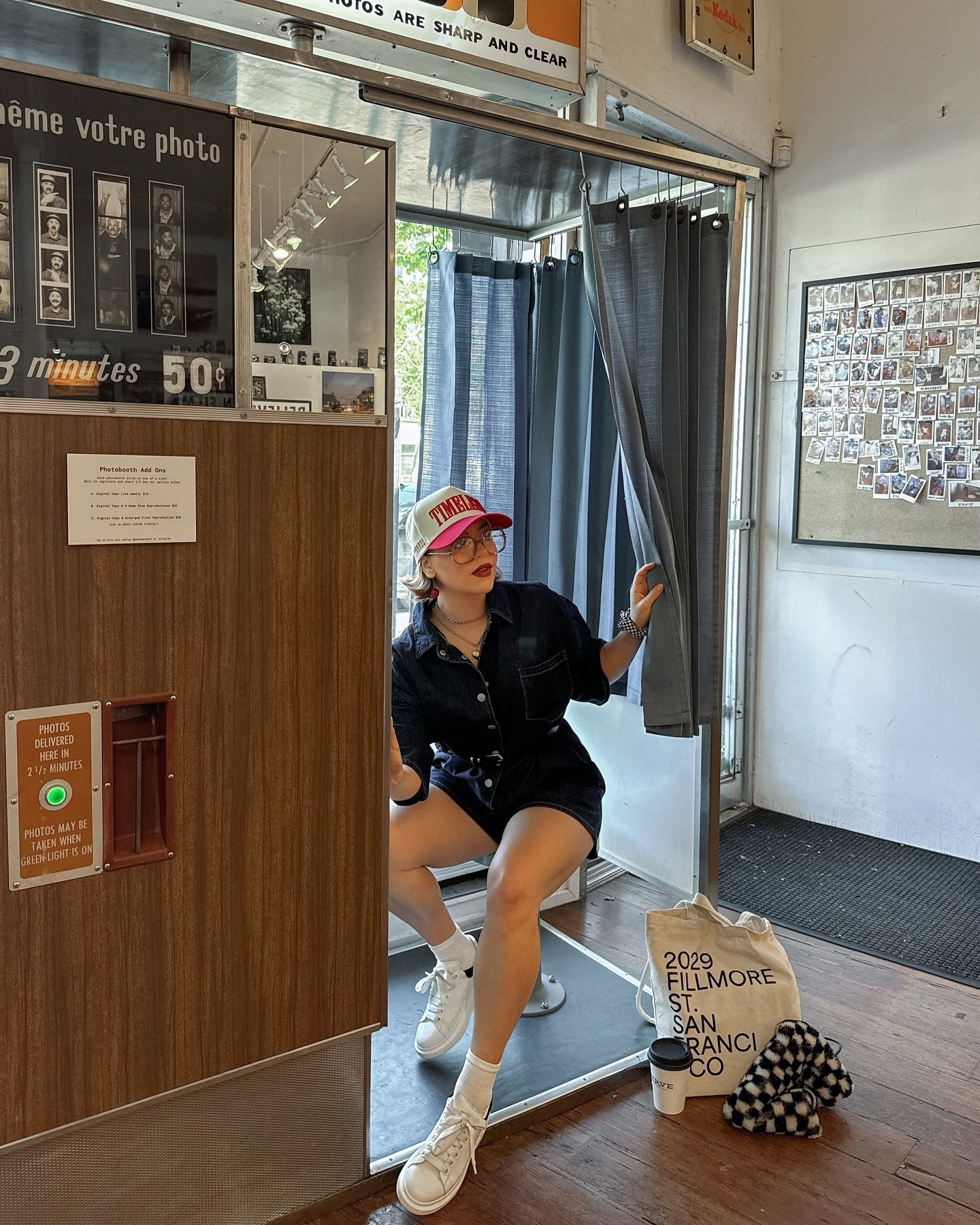 Going directly on my fridge 🤠📸✨ 

Wearing @petalandpup !!
Accessories: @citrusyboutique & @jimmyfairly 

#pinterestoutfit #sfphotobooth #sfinfluencer #truckerhat #summeroutfitideas