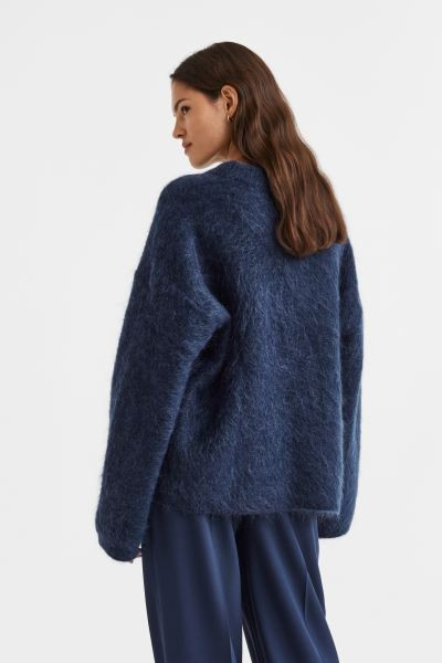 Oversize-Pullover aus Mohairmix | H&M (DE, AT, CH, NL, FI)