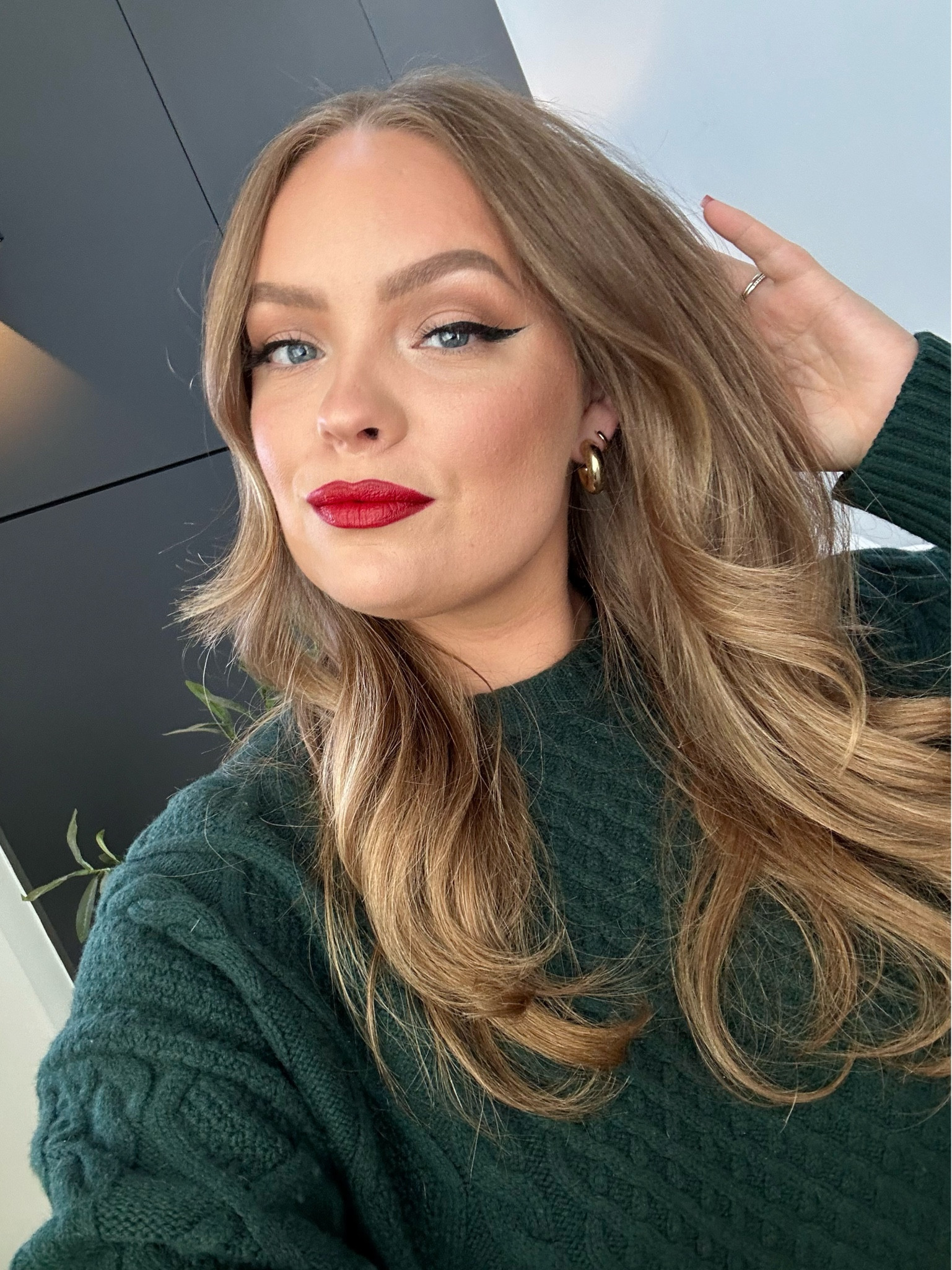 Classic Christmas makeup 🎄 sweater size M, use briannafox for 10% off my earrings ✨

#LTKSeasonal #LTKBeauty #LTKHoliday