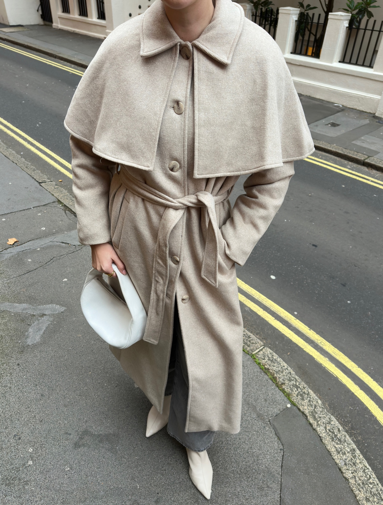 A coat that even Cameron Diaz would approve of for the holidays 🤍

#LTKwinter #LTKstyletip #LTKuk