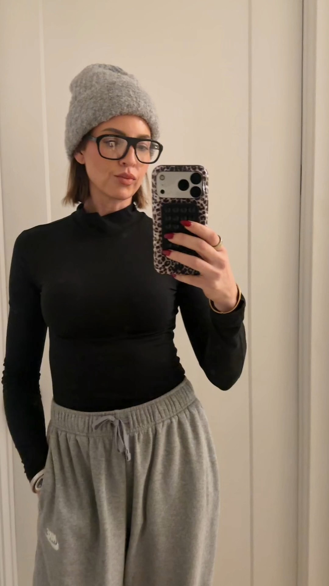 What I wear out to dinner with the fam when I really want to stay cozy but not look like a slob 😅

#LTKHoliday #LTKootd #LTKmomlife