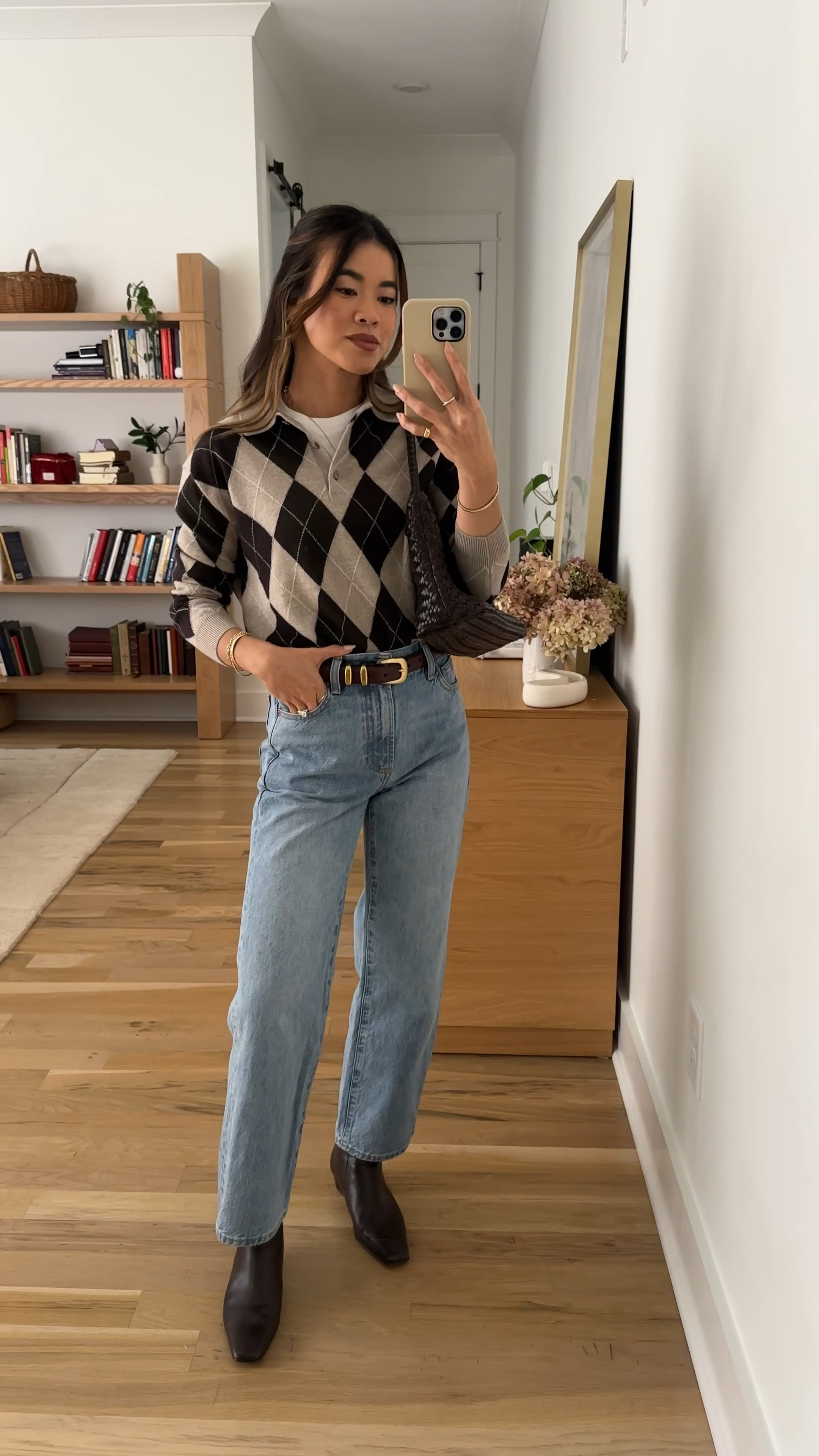 The perfect fall jeans from @Aritzia! The ankle jeans hits at the perfect length on me (I’m 5’2).

Sizing info:
-Aritzia Bare Merino Wool Aspect Polo Sweater (Size XS in h nd tpe/cc nb brwn)
-Aritzia Denim Forum The Farrah Hi-Rise Wide Ankle Jean (Size 23 in 7 Years Bleu Taboo) 
-Aritzia HomeStretch Smooth Tune T-Shirt (Size Small in White) 
-Aritzia Legendary Solid Brass Leather Wide Belt Size XS


Aritzia best sellers, best pieces from Aritzia for petite, Aritzia denim for petite, what pants from Aritzia will fit if youre petite, Petite style guide, how to dress if you’re petite, Petite style, petite fashion, mom outfit, mom style, petite pants, petite outfit ideas, petite outfits, best pants for petite, petite denim, fall style, fall outfits, autumn outfit, vacation outfits, Aritzia denim for petite, Aritzia try on, fall sweater, aritzia sweaters

#LTKootd #LTKSeasonal #LTKPetite