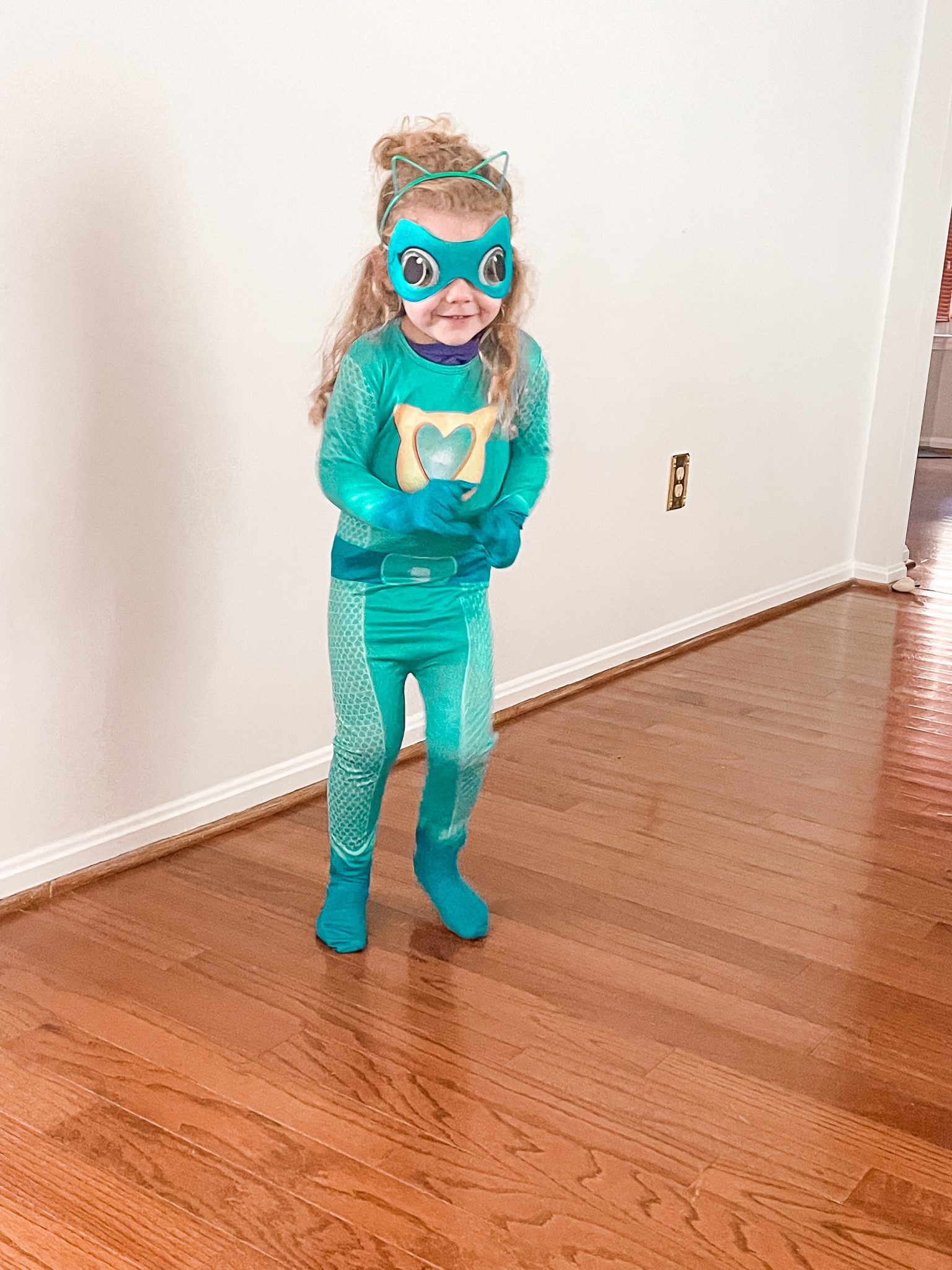 Kids Halloween costume, kids cat costume, girl costume, toddler costume, Halloween costume, Super kitties, Bitsy

#LTKHalloween #LTKxPrime #LTKkids