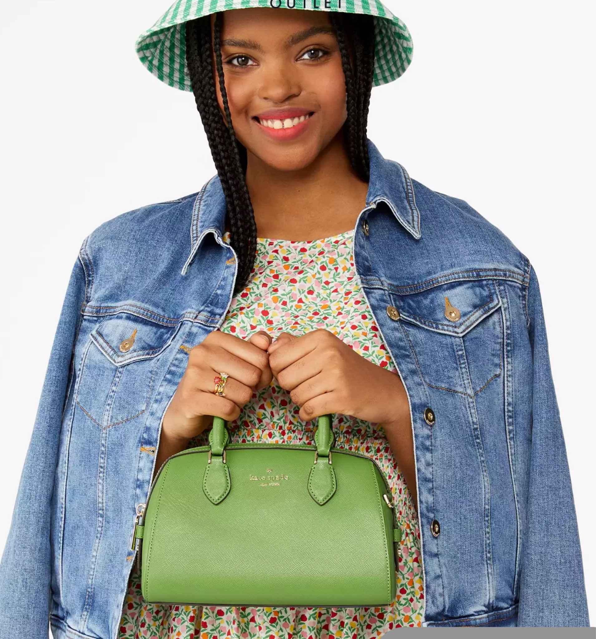 Apple green handbag for the fall…yes please. On sale now! #falltrends #handbag #statementbags 