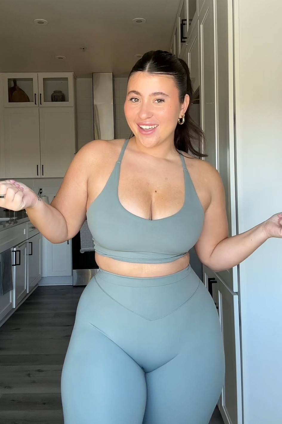 New workout set!

Size: M

#activewear 

#LTKFindsUnder50 #LTKStyleTip #LTKMidsize