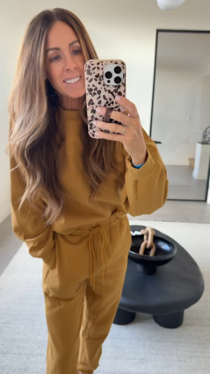 Loving my new set from adidas! Wearing an xs in the top and bottoms! Shoes fit true to size.

@Adidas #createdwithadidas #adidaspartner 