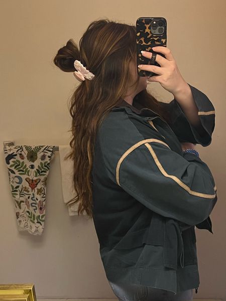 The lemme gummies have done sooo much for my hair. I typically am a skeptical about “hair growth” vitamins but have been taking these consistently for 2/3 months and it keeps my hair LONG 

Hair clip is emi jay and jacket is old free people. I like similar unique and very cute jackets! 

#LTKStyleTip