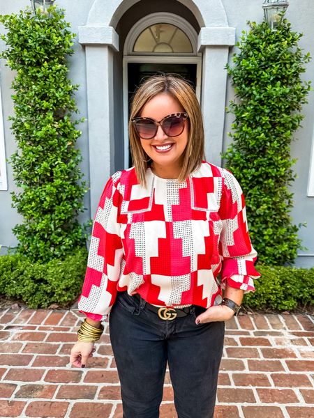Top - true to size, medium 
Use code LAURA15 for 15% off 

Jeans - true to size 

Avara / Gucci belt / black jeans / game day outfit / fall outfit 


#LTKunder100 #LTKU #LTKcurves