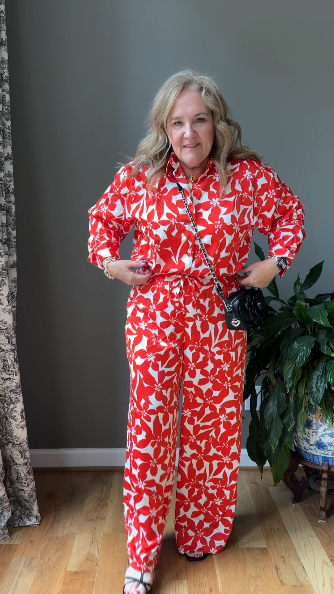 Size large in both and 40% off!

Loft target Brighton 


#LTKFindsUnder50 #LTKSaleAlert #LTKItBag