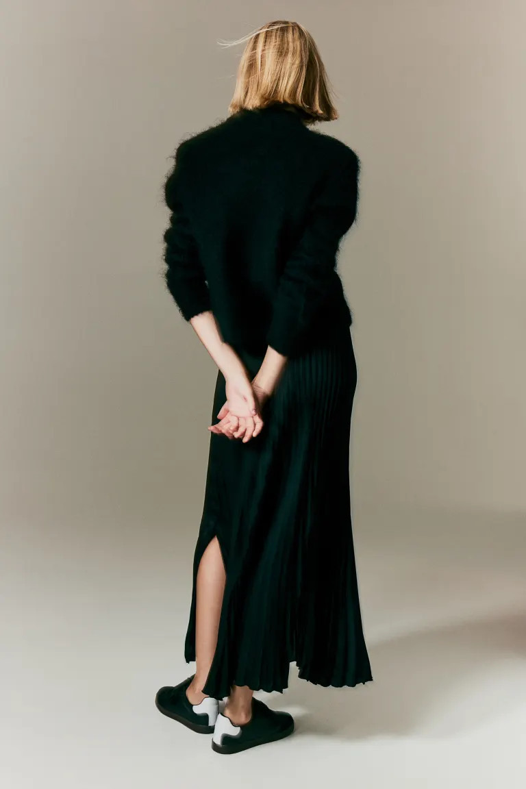 Pleated satin skirt | H&M (UK, MY, IN, SG, PH, TW, HK)