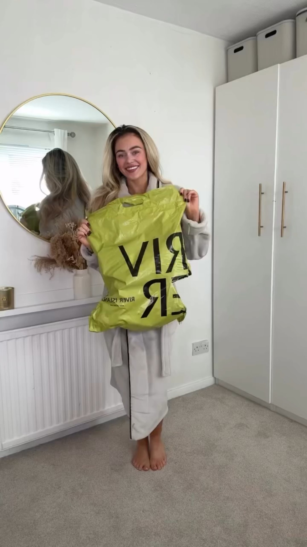 Winter Wonderland OOTD ❄️ @riverisland 

Links for the outfit in my bio 🫶🏼

#fyp #foryoupage #trending #ootd #fashion #outfitideas #explorepage #outfitstyling #ootn #riverisland #ltk #winterwonderlandoutfit