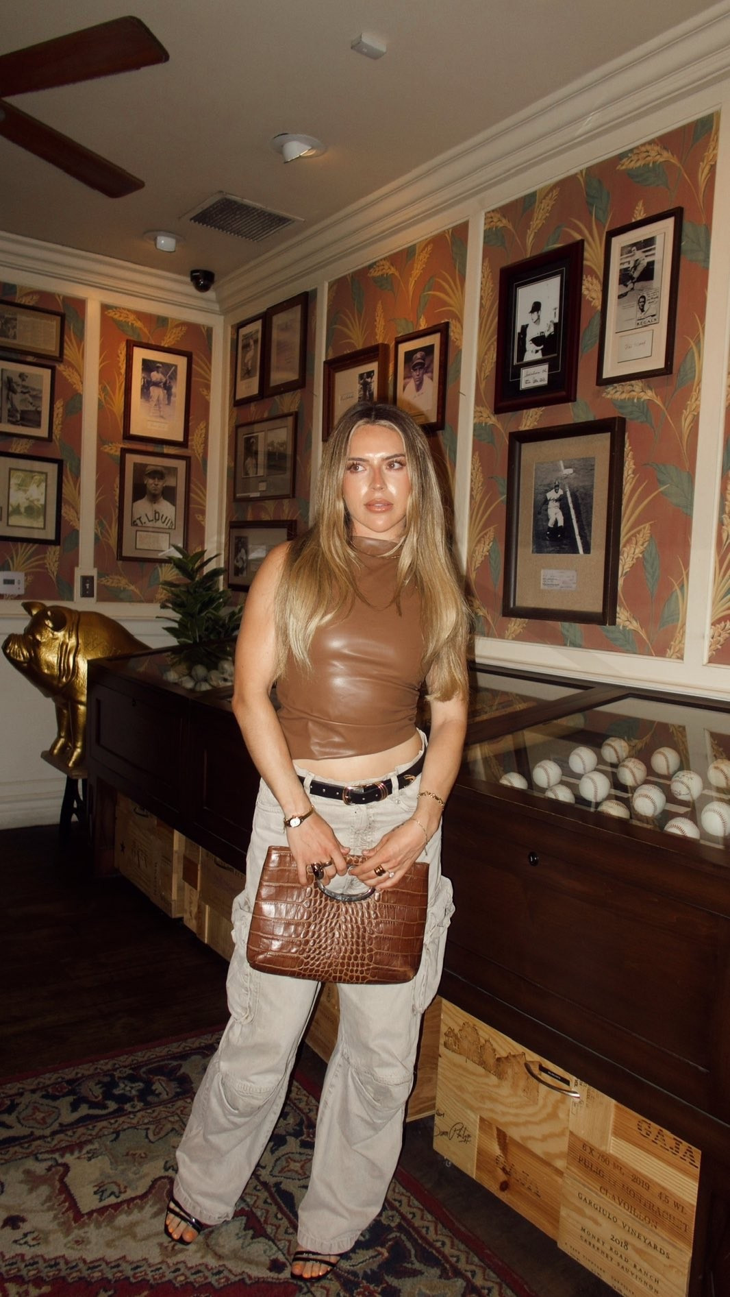 Chic neutral outift idea for fall 🤎