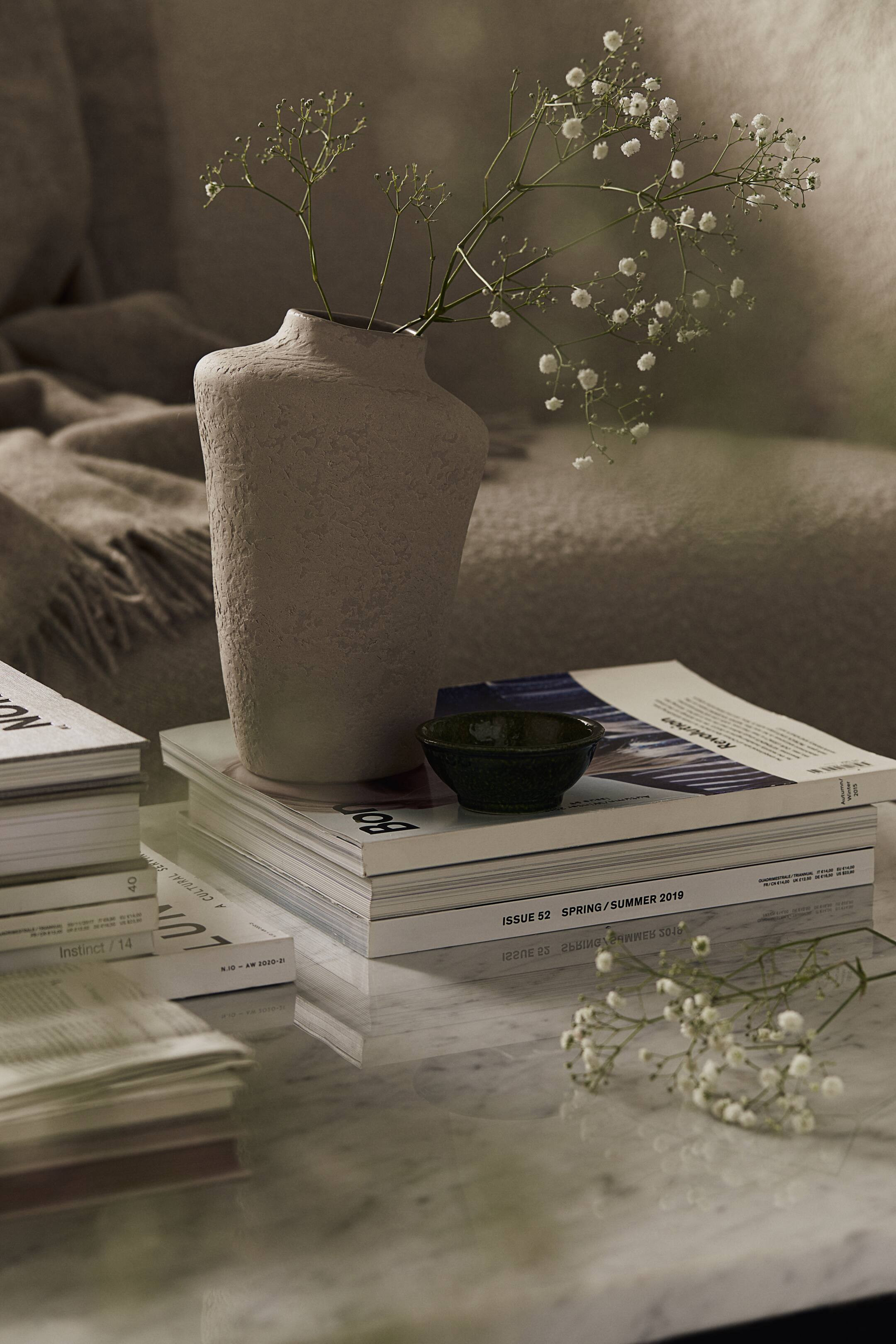 Tall terracotta vase - Light beige - Home All | H&M GB | H&M (UK, MY, IN, SG, PH, TW, HK)