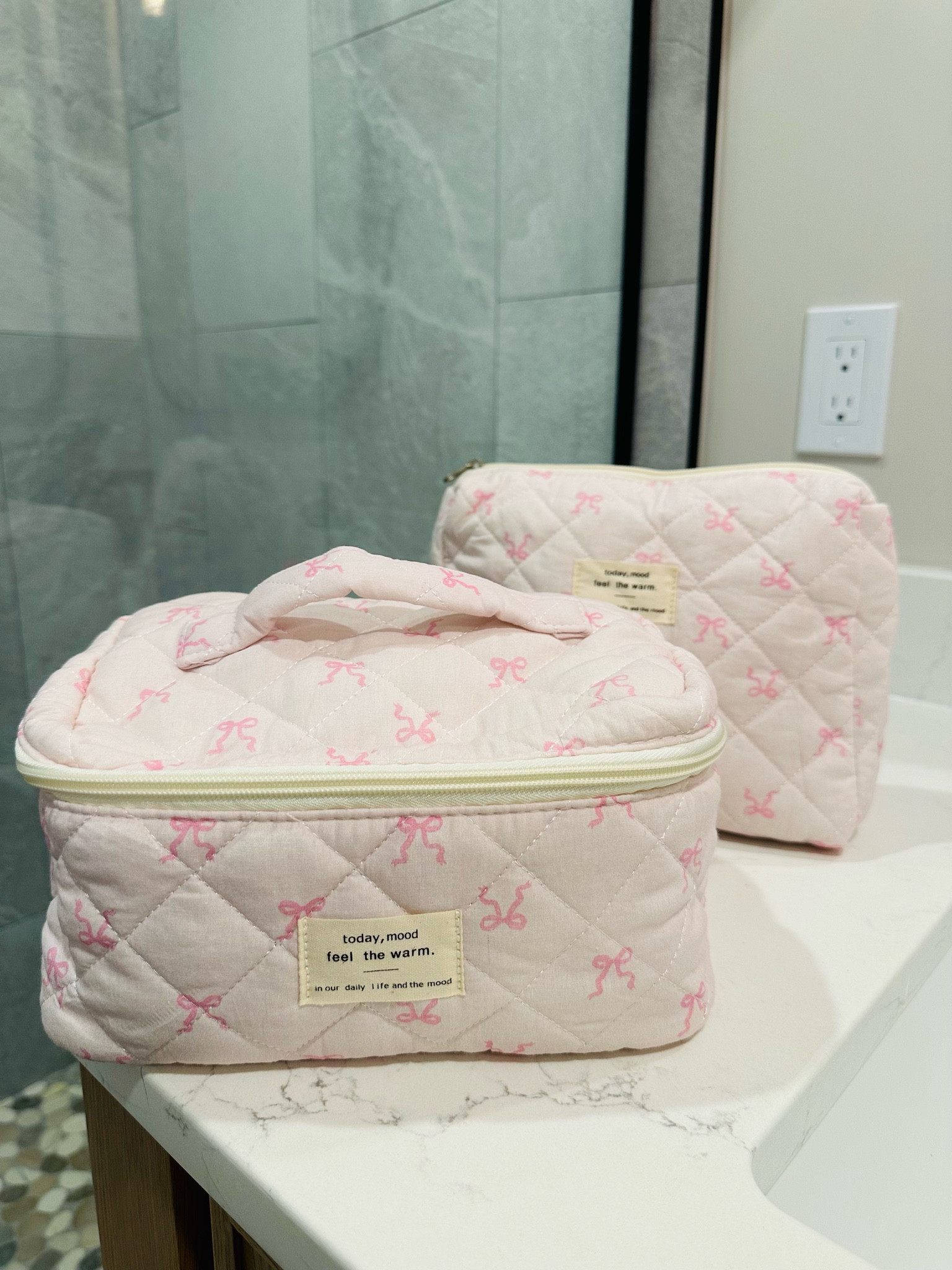 I am loving these adorable makeup / toiletry bags from Amazon! Such good quality & they fit so much. Comes in a pack of 3 🎀 



#LTKTravel #LTKFindsUnder50 #LTKGiftGuide