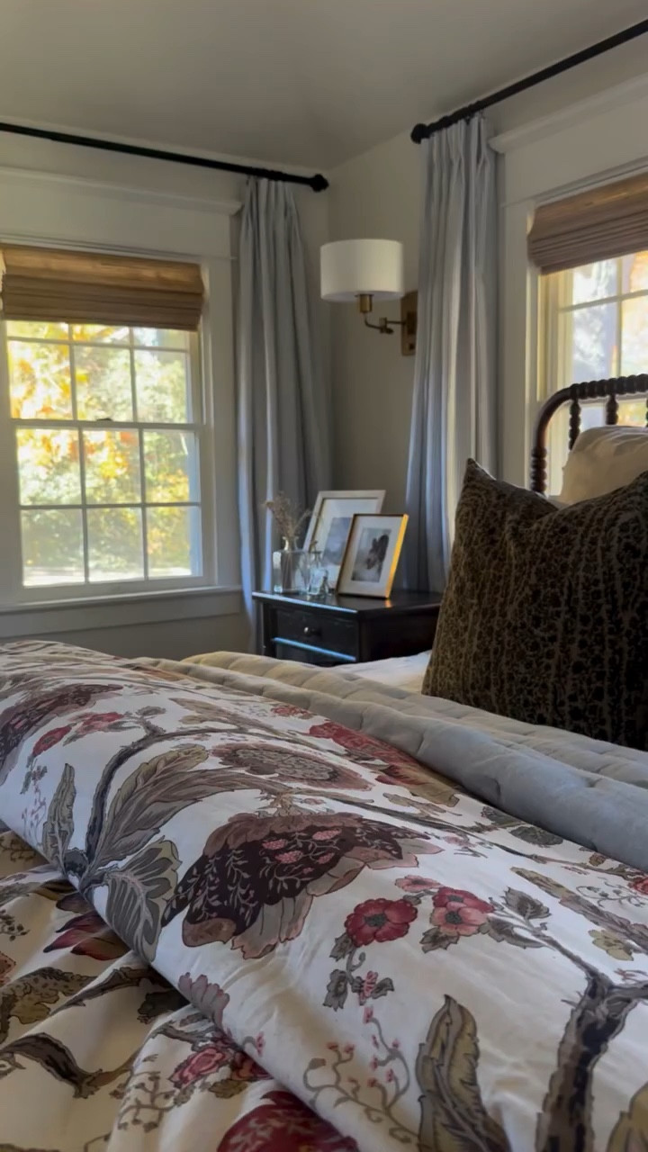 All of my favorite colors, beautifully blended into one scheme 🤍 Shop the look right from your messages by commenting SHOP on this post

#traditionalhome #bedroomstyle #bedroomideas #potterybarn #potterybarnstyle