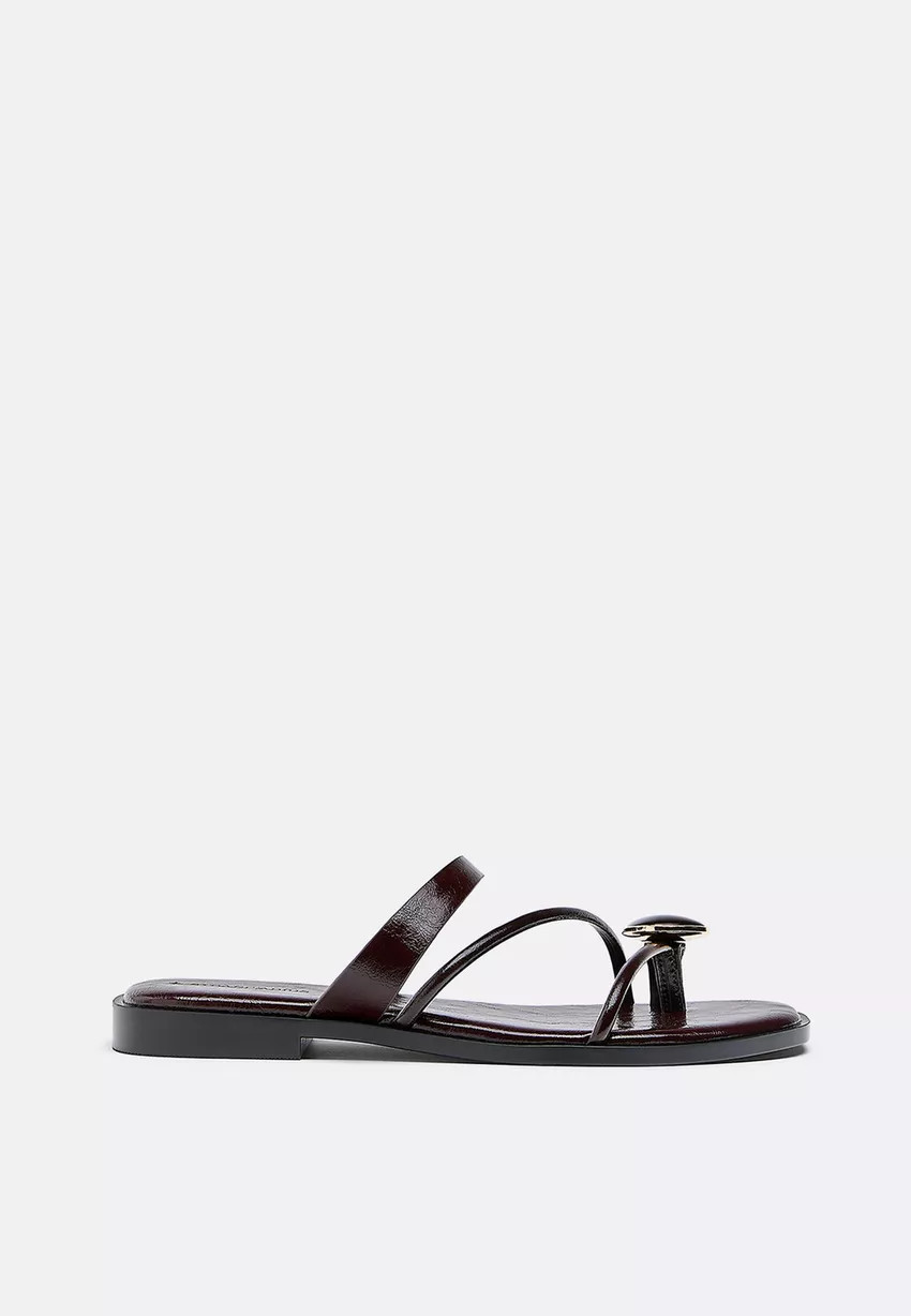 Sandales plates détail pierre - Sandales femme | Stradivarius France | Stradivarius (FR)