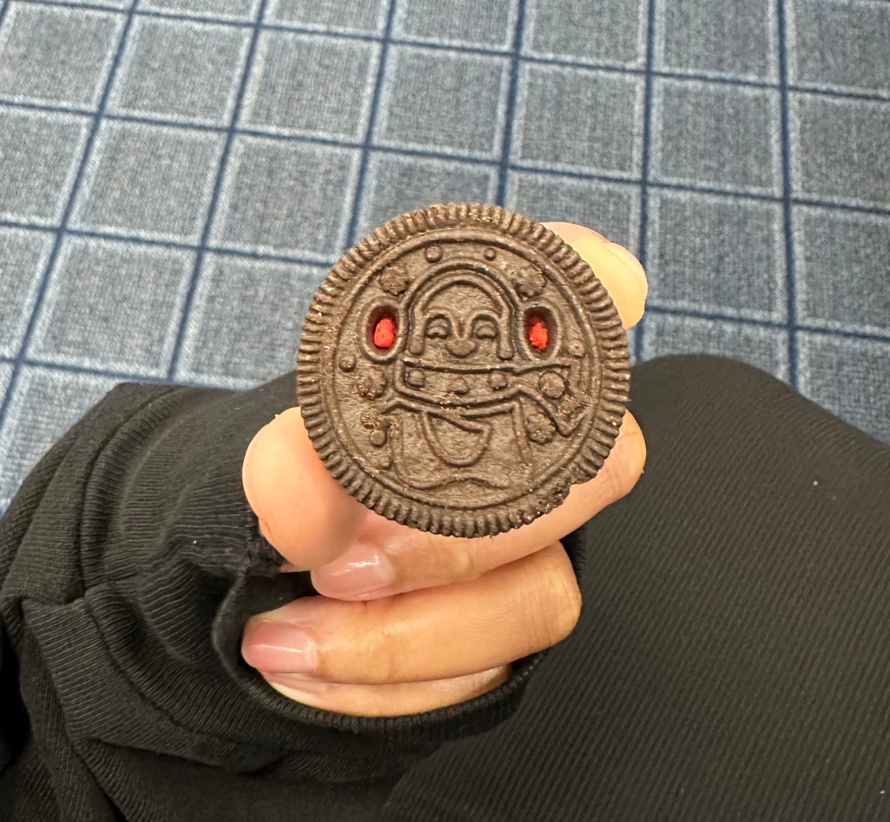 These festive Oreos make such great treats at the office 😋 

The cream is red and green but the flavor is the same as the regular Oreos. Plus, it comes with cute animals on the front. I got a penguin 🐧 

#LTKfoodie #LTKFindsUnder50 #LTKdayinmylife