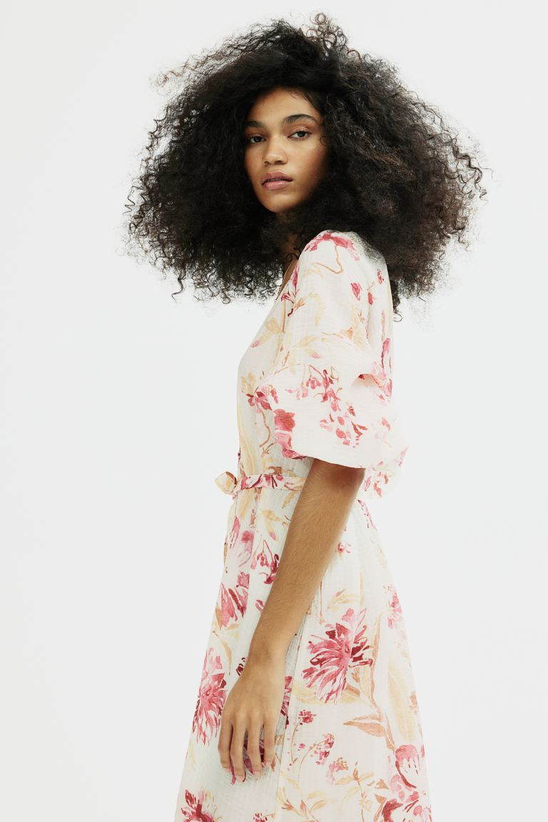Tie-belt crêpe dress - Cream/Floral - Ladies | H&M GB | H&M (UK, MY, IN, SG, PH, TW, HK)