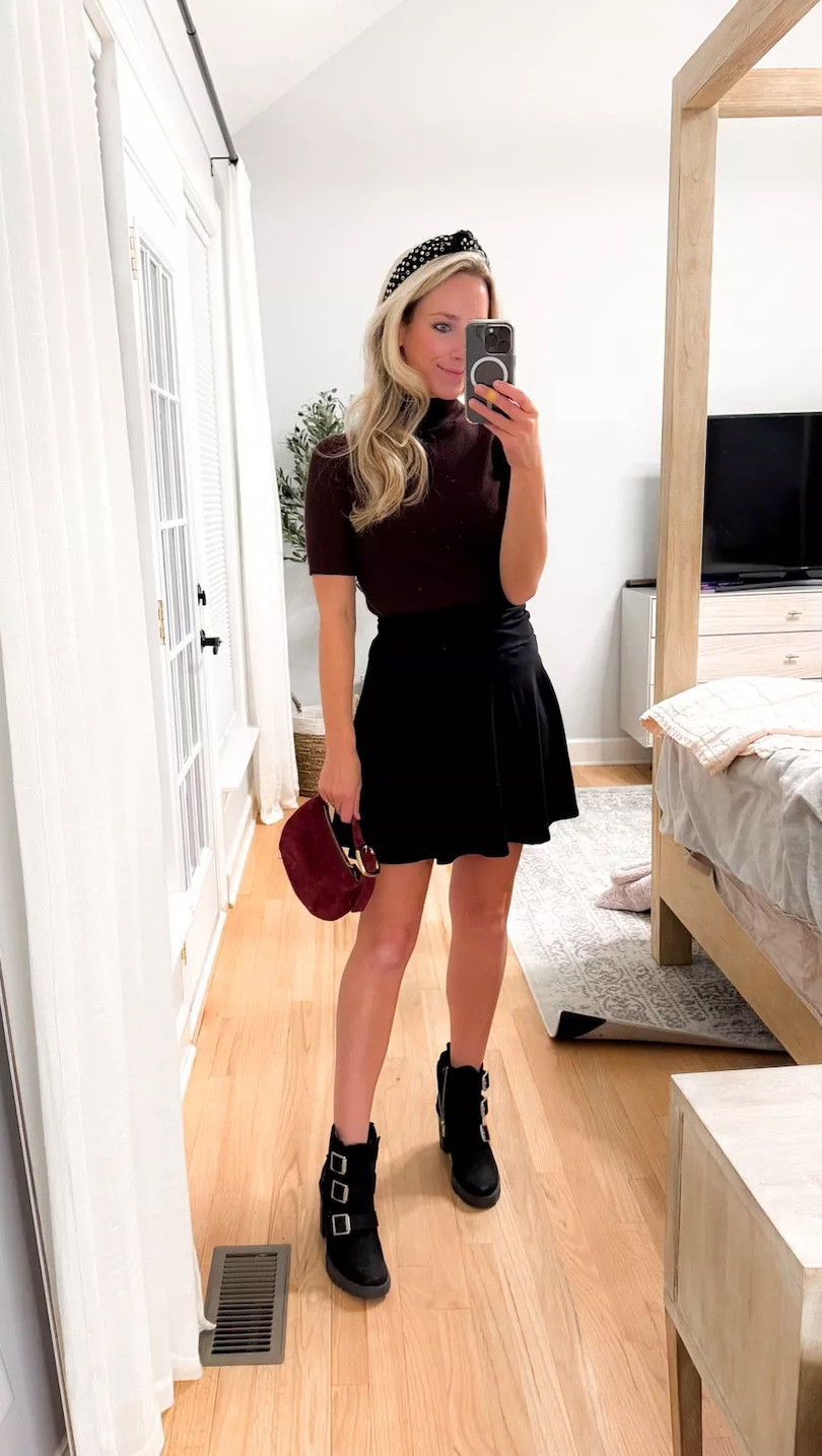 Holiday outfit inspo ✨

Holiday. Christmas. New Year’s Eve. Circle skate. Mock neck. Moto boots. Beaded headband. 



#LTKHoliday #LTKFindsUnder100