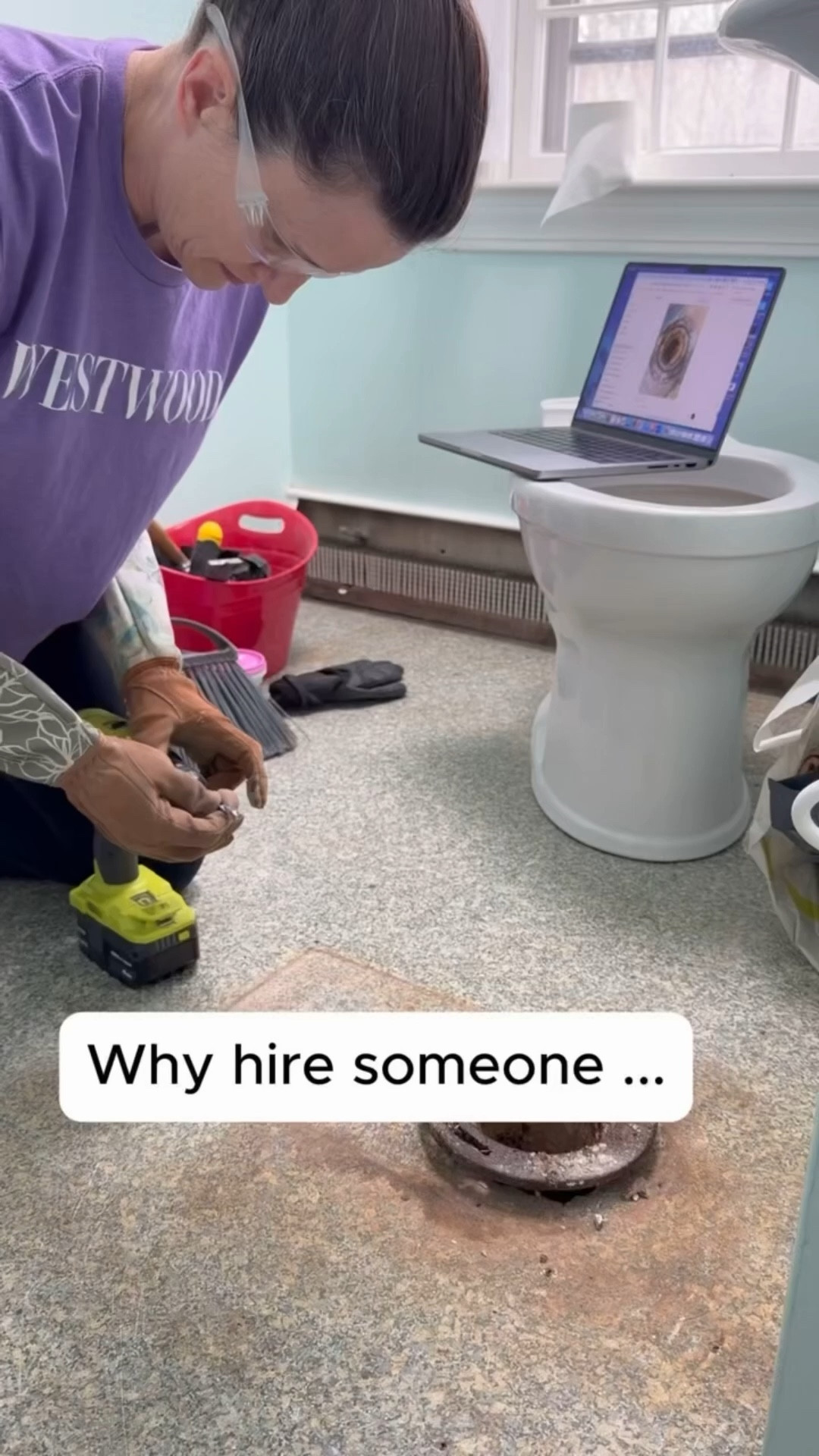 seriously just look that shit ip on YouTube like KT! #diy
#bathroomreno #kidsbathroom