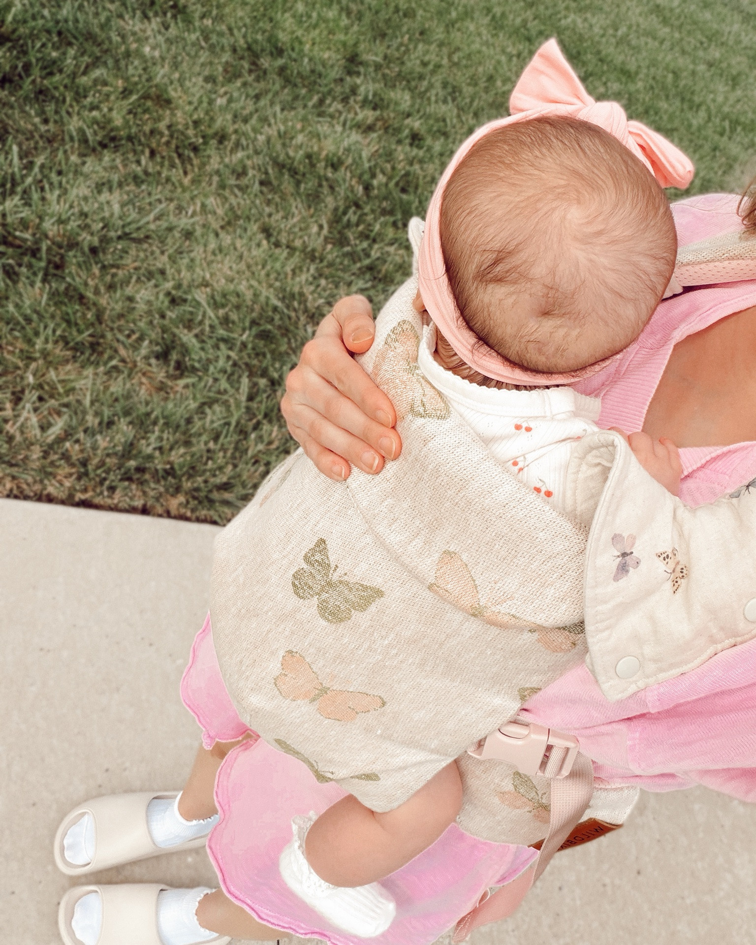 morning walks w this cooler weather 🤭🌷 we are lovin it!!! eepppp 🍒🍒

#LTKBaby #LTKBump #LTKmomlife #LTKmomlife #LTKBaby #LTKBump