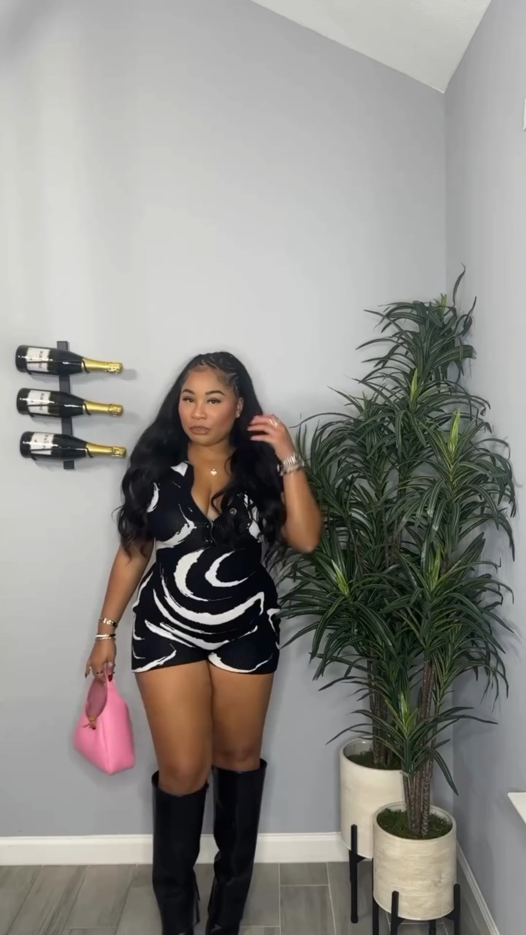 Anything I have on you wanna do me in 😏🦅

#outfitinspo #wegotclothesathome #reversehappyhour #houstontx