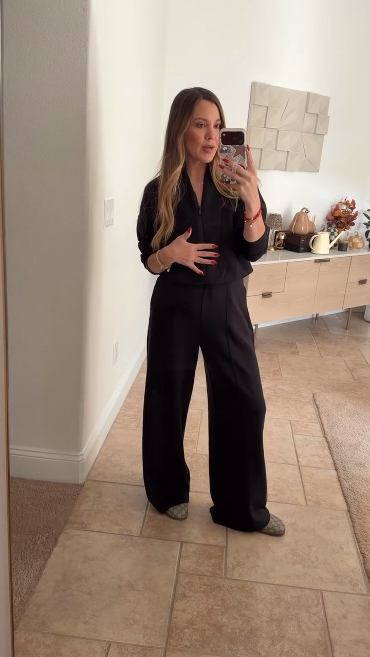 Spanx x LTK sale is live and you can get 20% off all fall new arrivals and your favorite air essentials material. I’m loving everything they have right now!! Use code LTK20 at checkout. 

Ash Sizes:
Height: 5’6”
Weight: 140lbs
Tops: Medium
Pants: 6, medium, 28

#LTKSeasonal #LTKootd #LTKSaleAlert