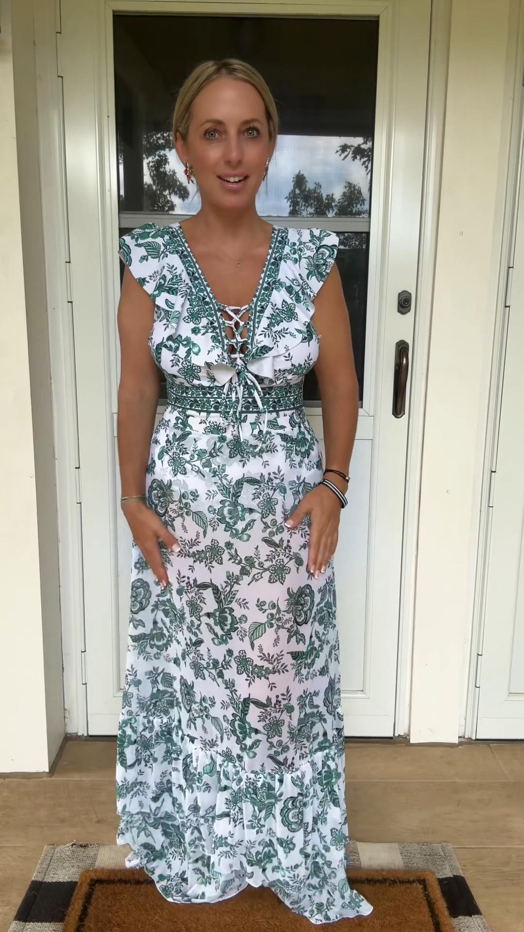 Hamptons beach day outfit 



#LTKMidsize #LTKSwim #LTKFindsUnder50