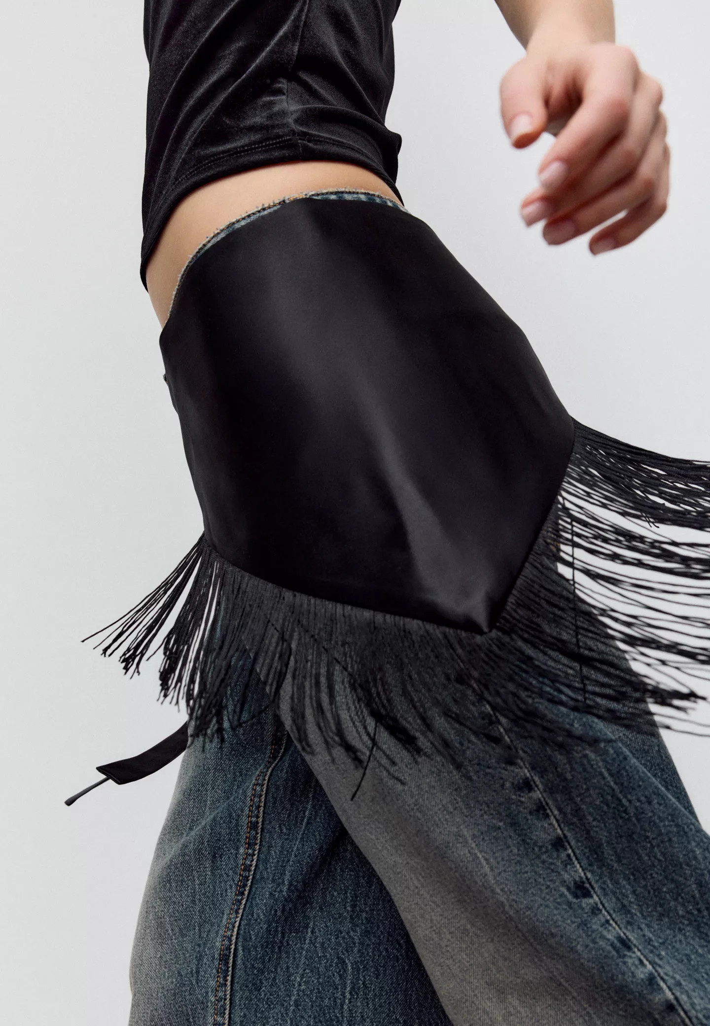 Fringed sarong scarf - Women's Neckerchiefs and scarves | Stradivarius United Kingdom | Stradivarius (UK)