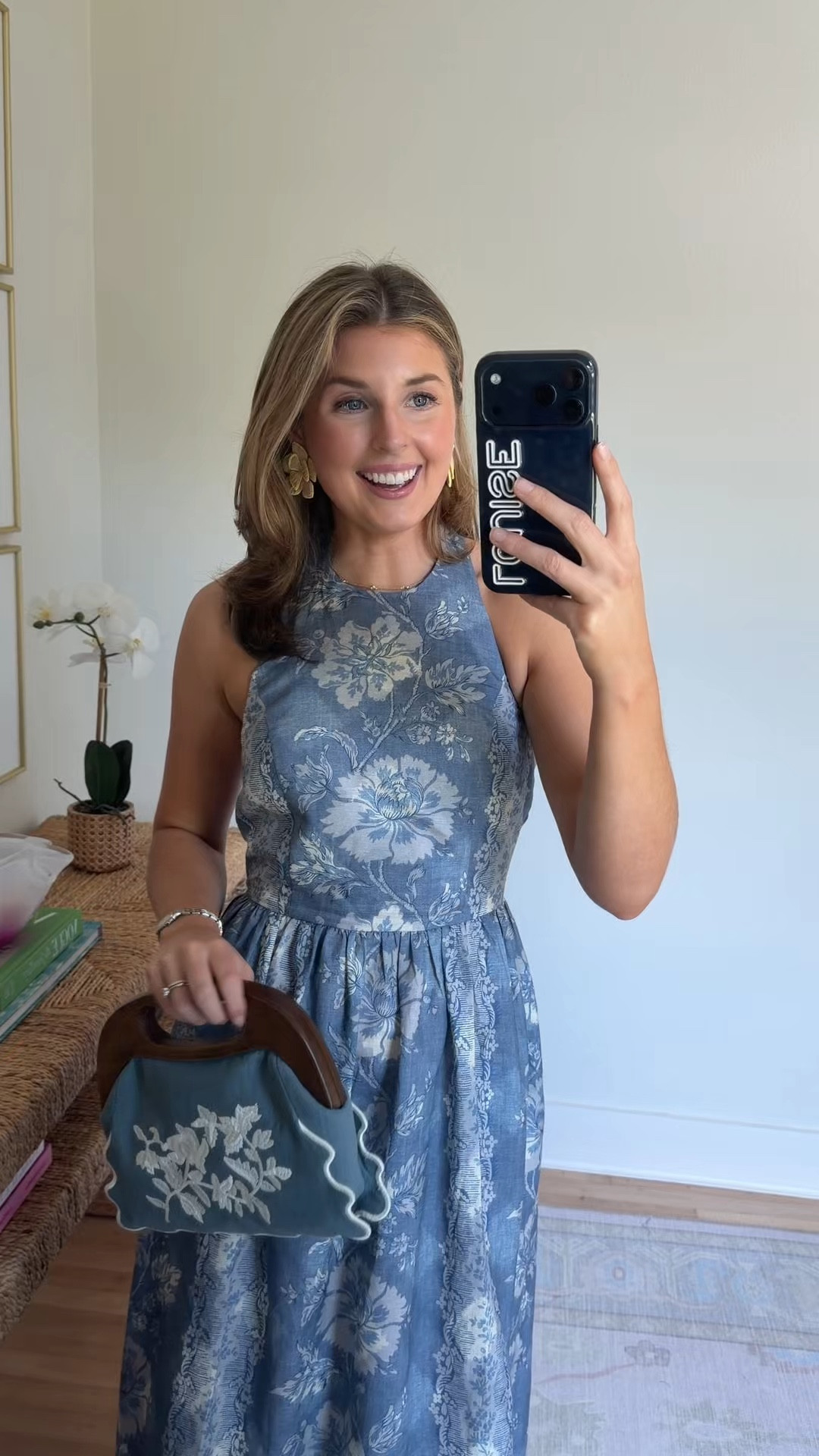 Casual summer wedding guest look! Wearing an XS.

@Tuckernuck #TuckernuckPartner