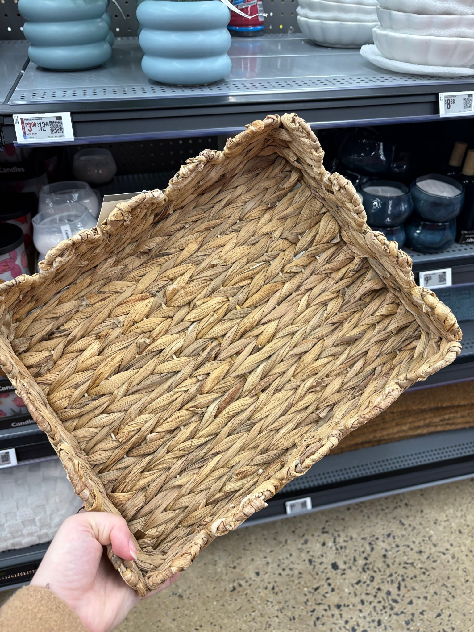 Straw Scalloped Tray!!


#LTKgrwm #LTKHome #LTKdayinmylife