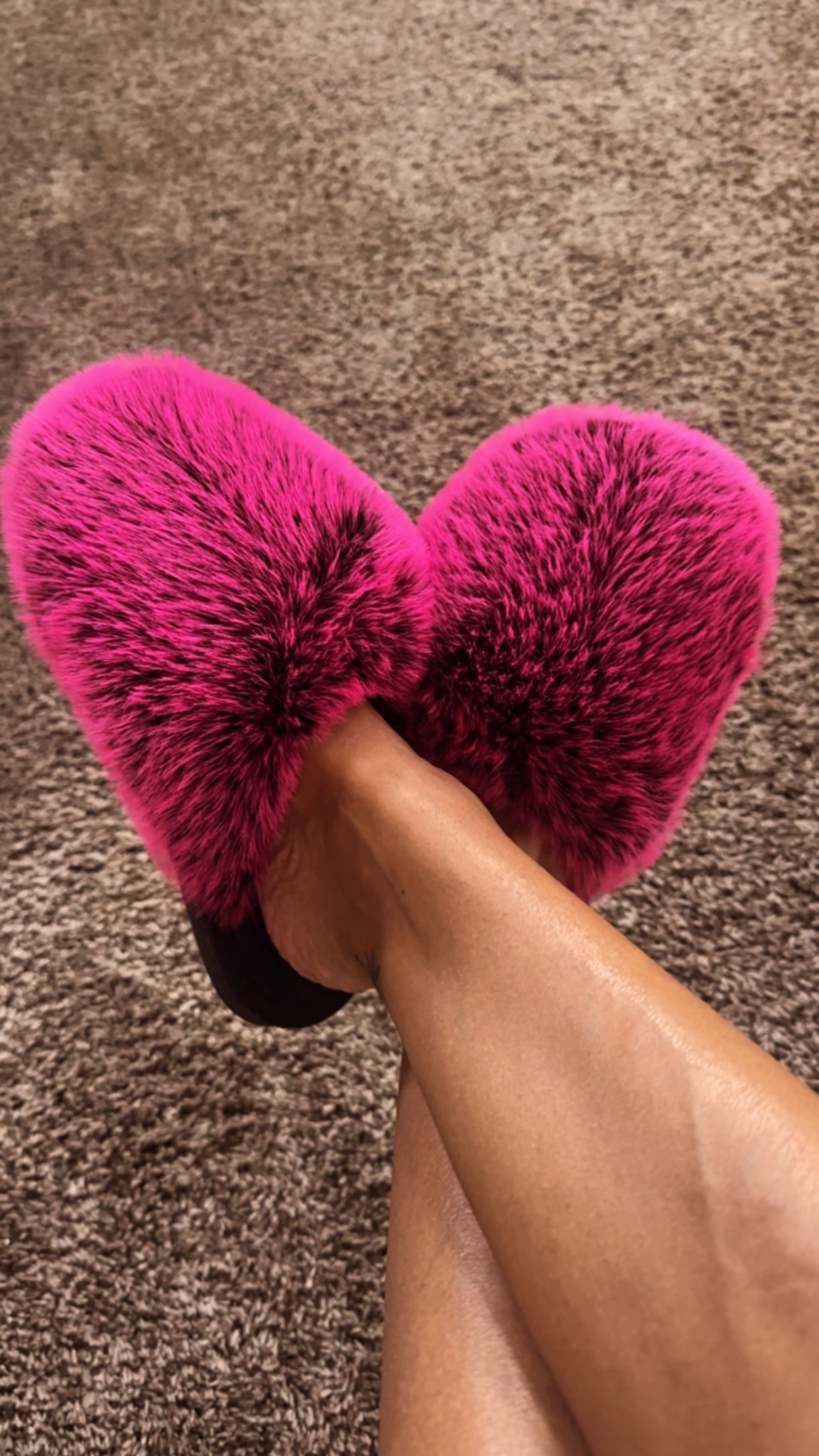 Perfect fuzzy slippers for these cold mornings.  #stevemadden

#LTKSaleAlert #LTKmomlife #LTKValentine