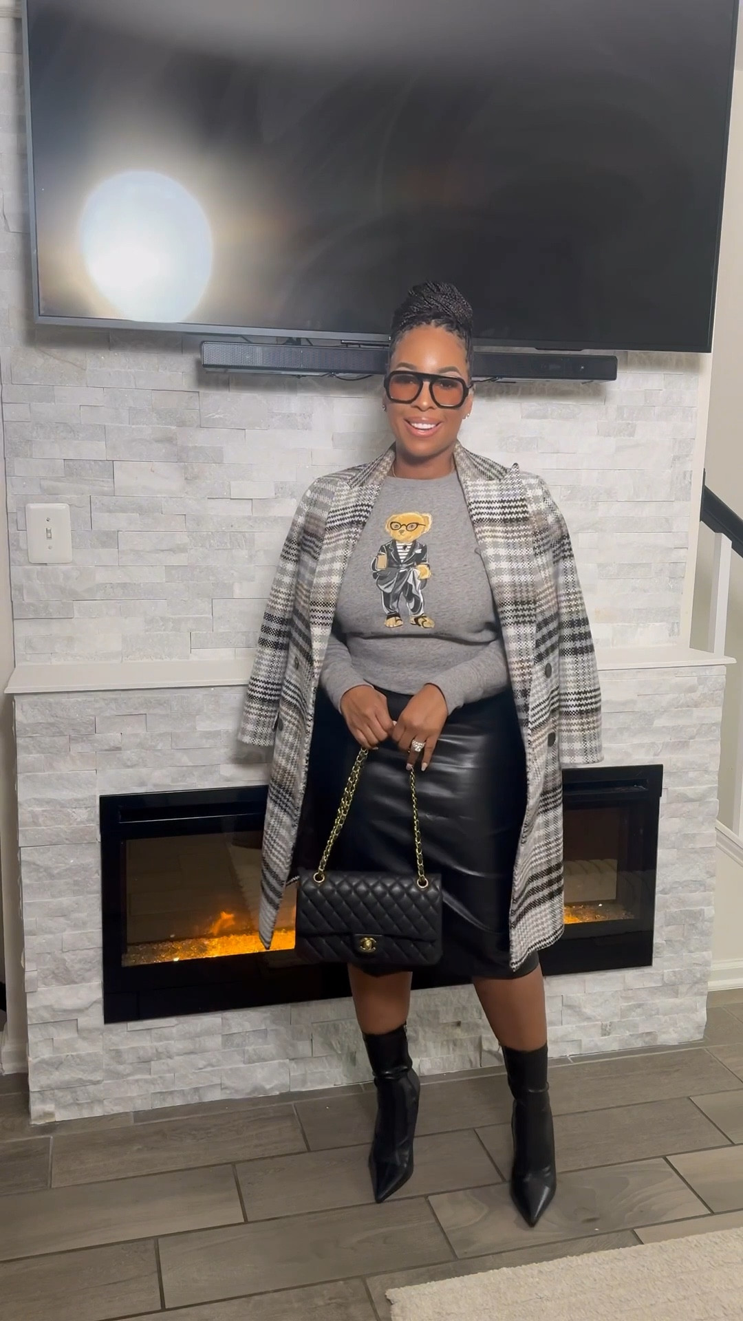Winter Brunch style! I’ve had this faux leather skirt for quite sometime and I’m finally putting it to good use! Would you believe me if I told you my top coat is actually a men’s coat from @Express? Nothing wrong with that! Get it altered to your body and wear it hunny! Do you like the look? ✨

Please note that this coat is no longer in stock but a similar piece has been linked ✨