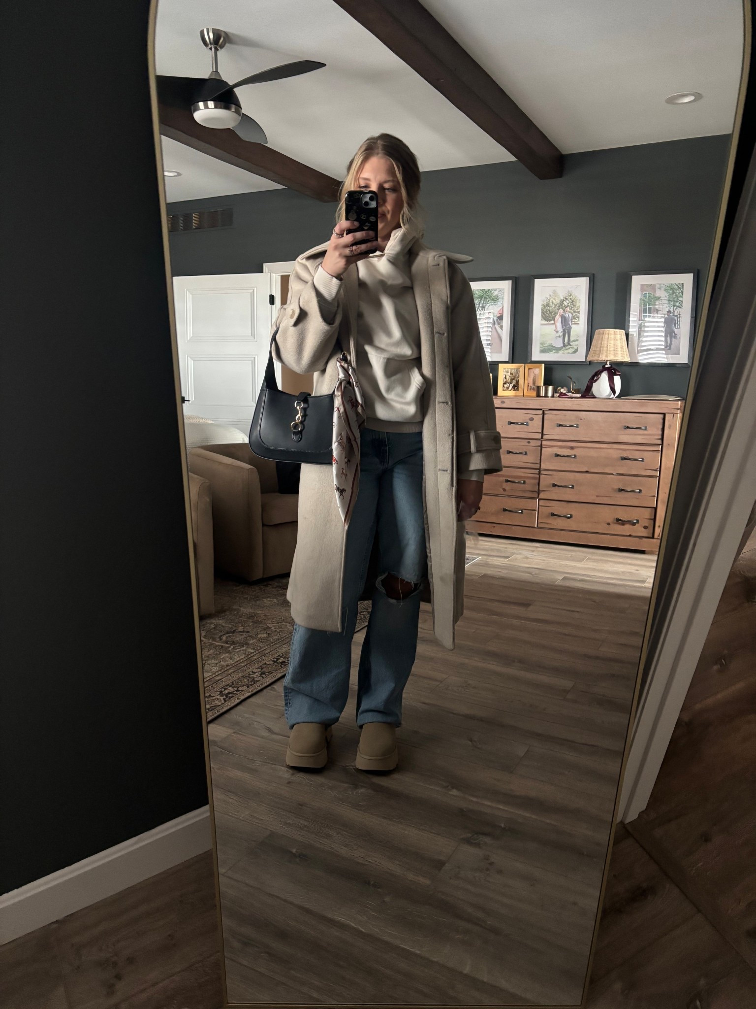 She’s a girl about town. Actually, just a girl, going to a hockey game. But comfy nonetheless  

#LTKU #LTKootd #LTKSeasonal