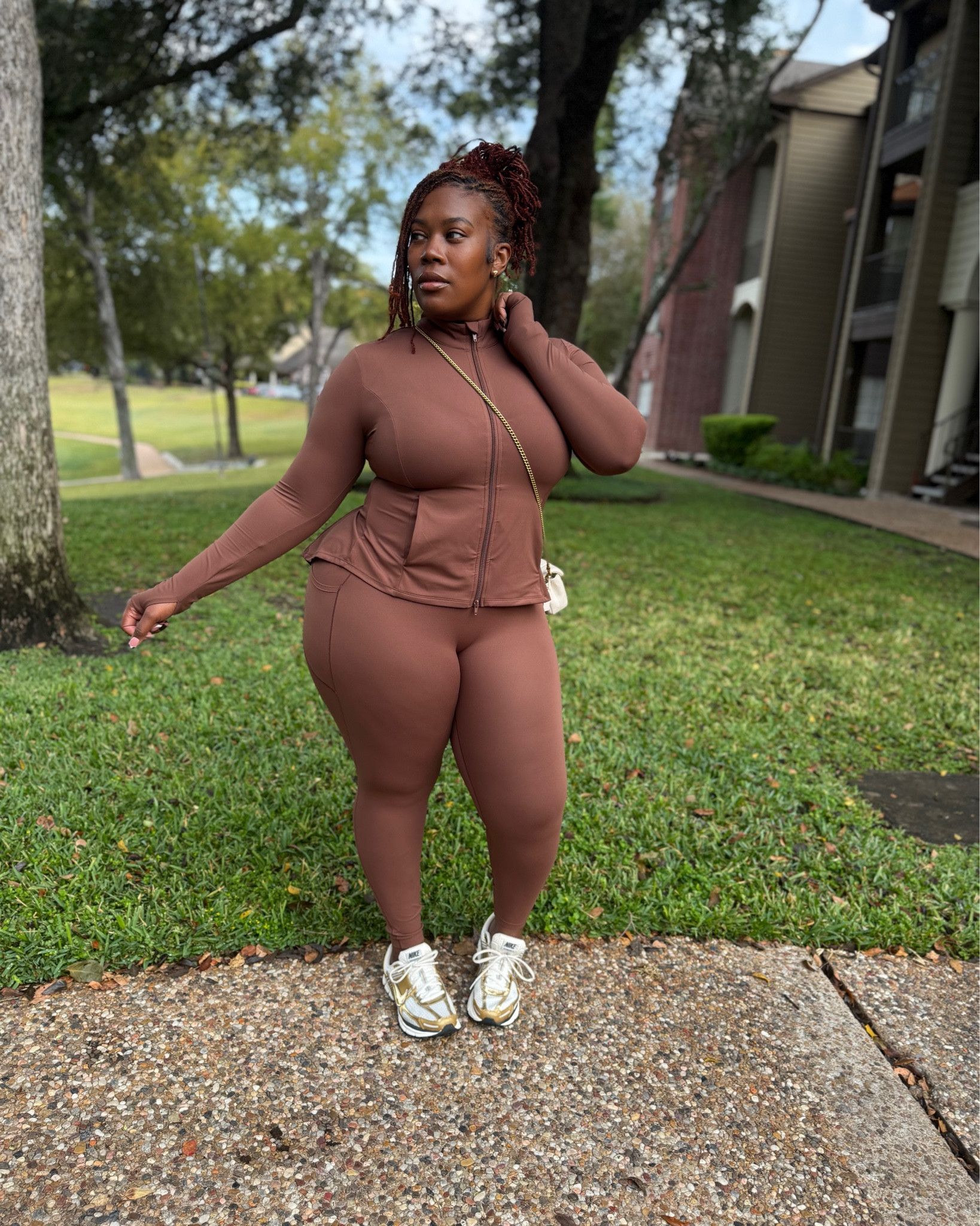 #FollowMeOnLTK
Blending comfort with a little shape. This warm brown set is perfect for fall walks, errands, or just feeling put together with zero effort.

Wearing size:
Top L
Leggings L



#LTKPlusSize #LTKootd #LTKFindsUnder100