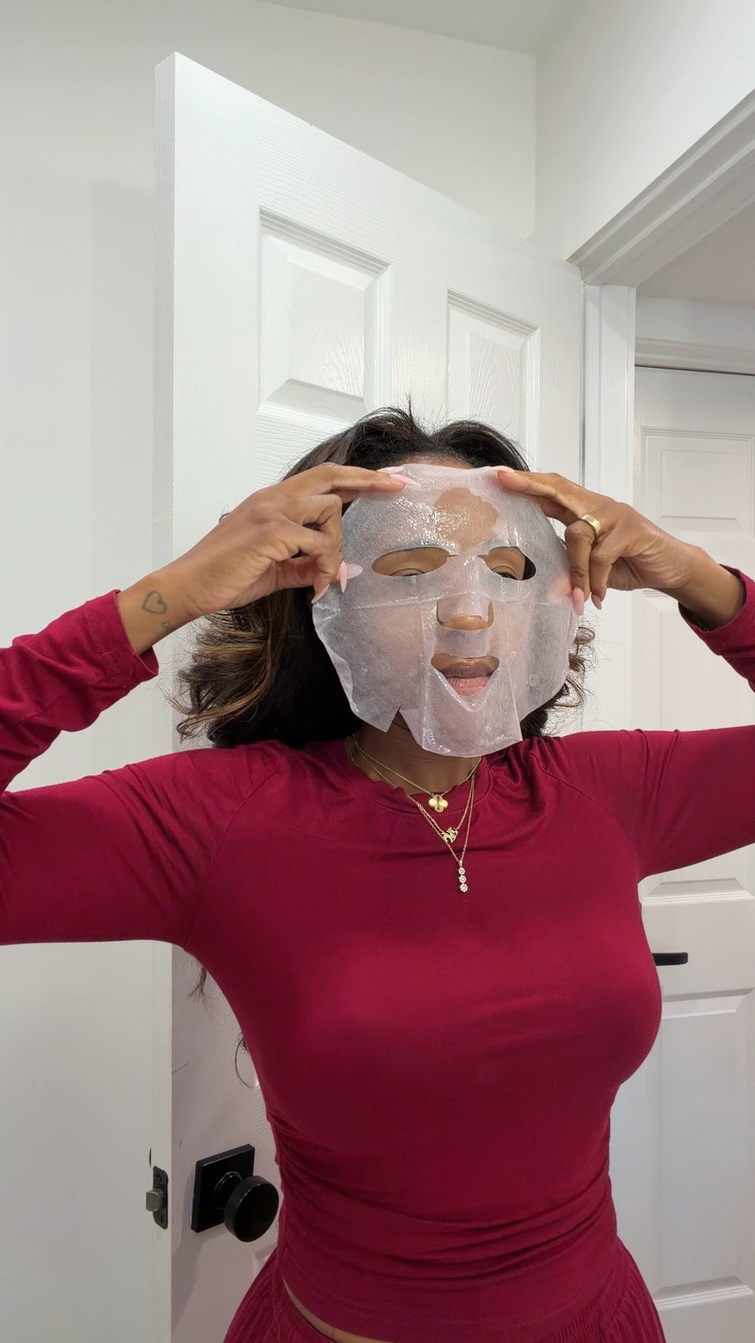 Scroll to shop! ✨ My favorite skincare device for glowing skin. Everything is linked below.👇🏾

Products: Medicube Booster Pro X2

Desliza para comprar. ✨ Mi dispositivo favorito para lograr una piel luminosa.

📲 Download the free LTK app & follow me @kirasfashionfinds to shop all my daily finds.

#LTKselfcare #LTKBeauty #LTKmorningroutine