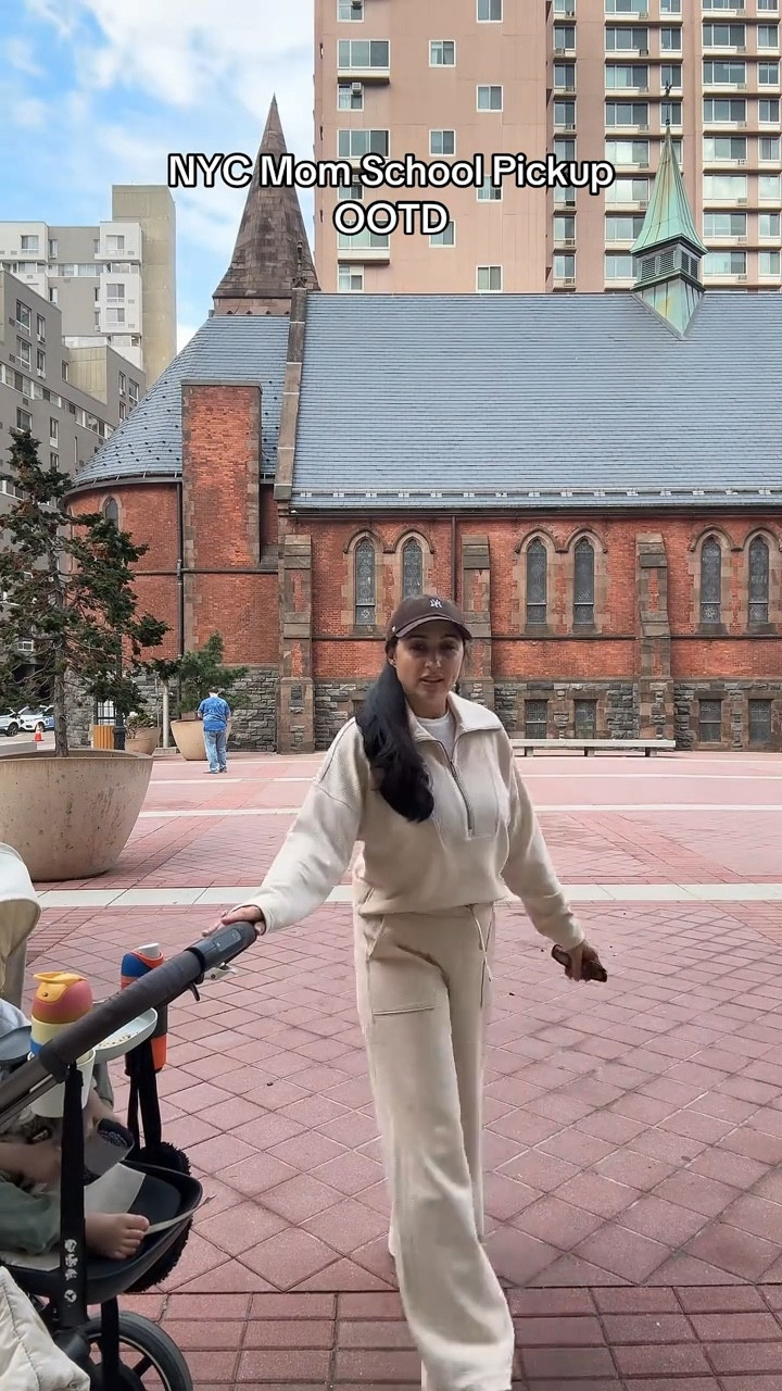School pickup OOTD 

#LTKdayinmylife #LTKmomlife #LTKgrwm