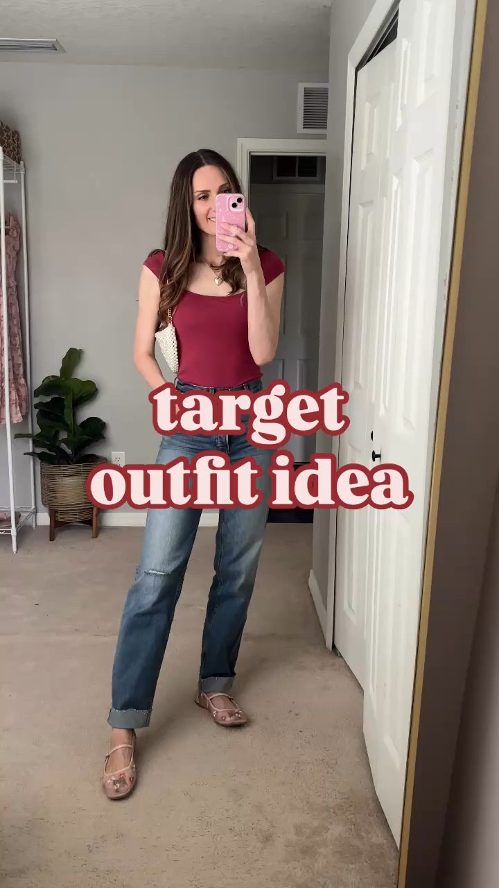 Target spring outfit I’ve been wearing non stop! I wore this outfit 4x last week! Haha!! 

**sizing: 
Cap sleeve top: small, fits tts
Dark wash high rise jeans: 0, I sized down one!
Floral flats: 8.5, comfy & fit tts
Beaded pearl purse

#targetspringfashion #springfashion2025 #targetfinds #targetfashion @target

#LTKFindsUnder50 #LTKShoeCrush #LTKWatchNow