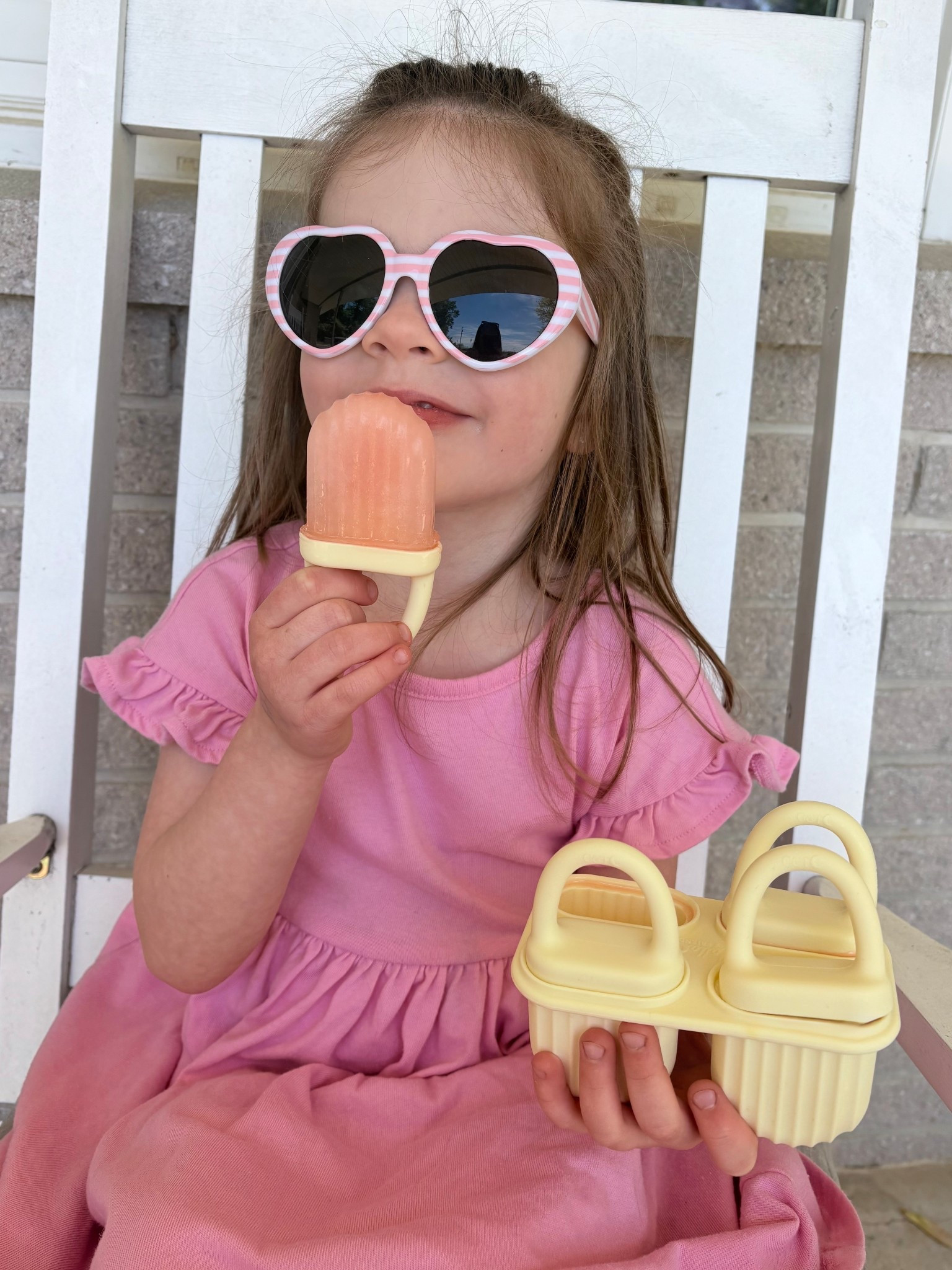 These Sunny Pops from Calla & Friends have officially become our go-to for warm days—easy to fill, mess-minimizing, and perfect for little hands 🙌🏼 Whether we’re doing yogurt, smoothies, or fresh fruit blends, they make snack time feel like a treat without the chaos.

Mom win: reusable, cute, and actually get used DAILY 

Code MURRAY10 to save

#LTKmomlife #LTKKids #LTKfoodie