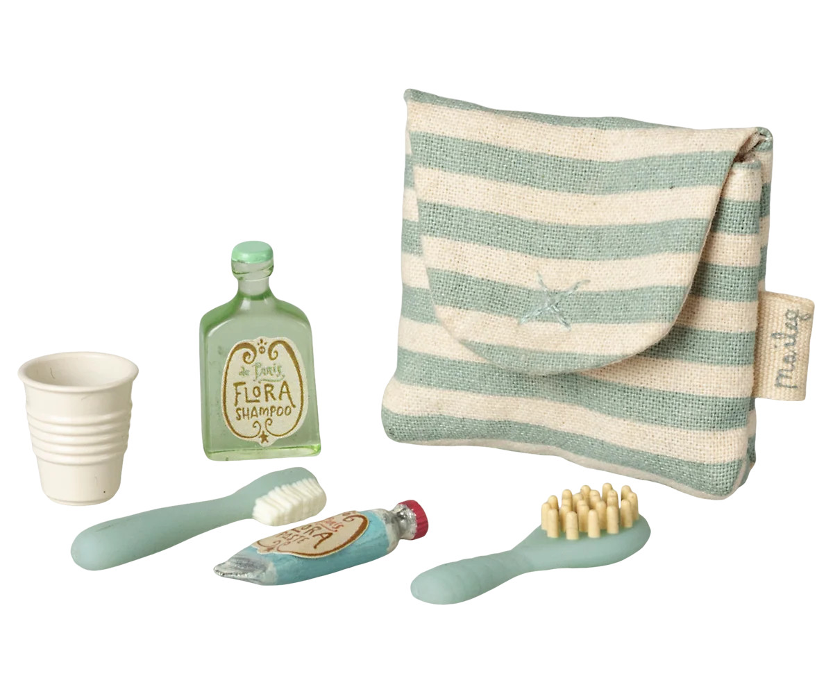 Maileg Tooth brush set in bag, Mouse - Blue stripe | Persnickety